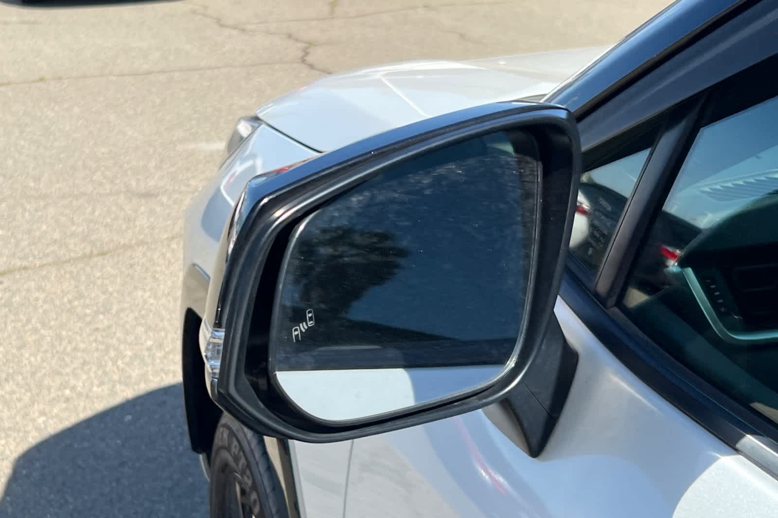 Thumbnail: 2019 Toyota RAV4 - 8