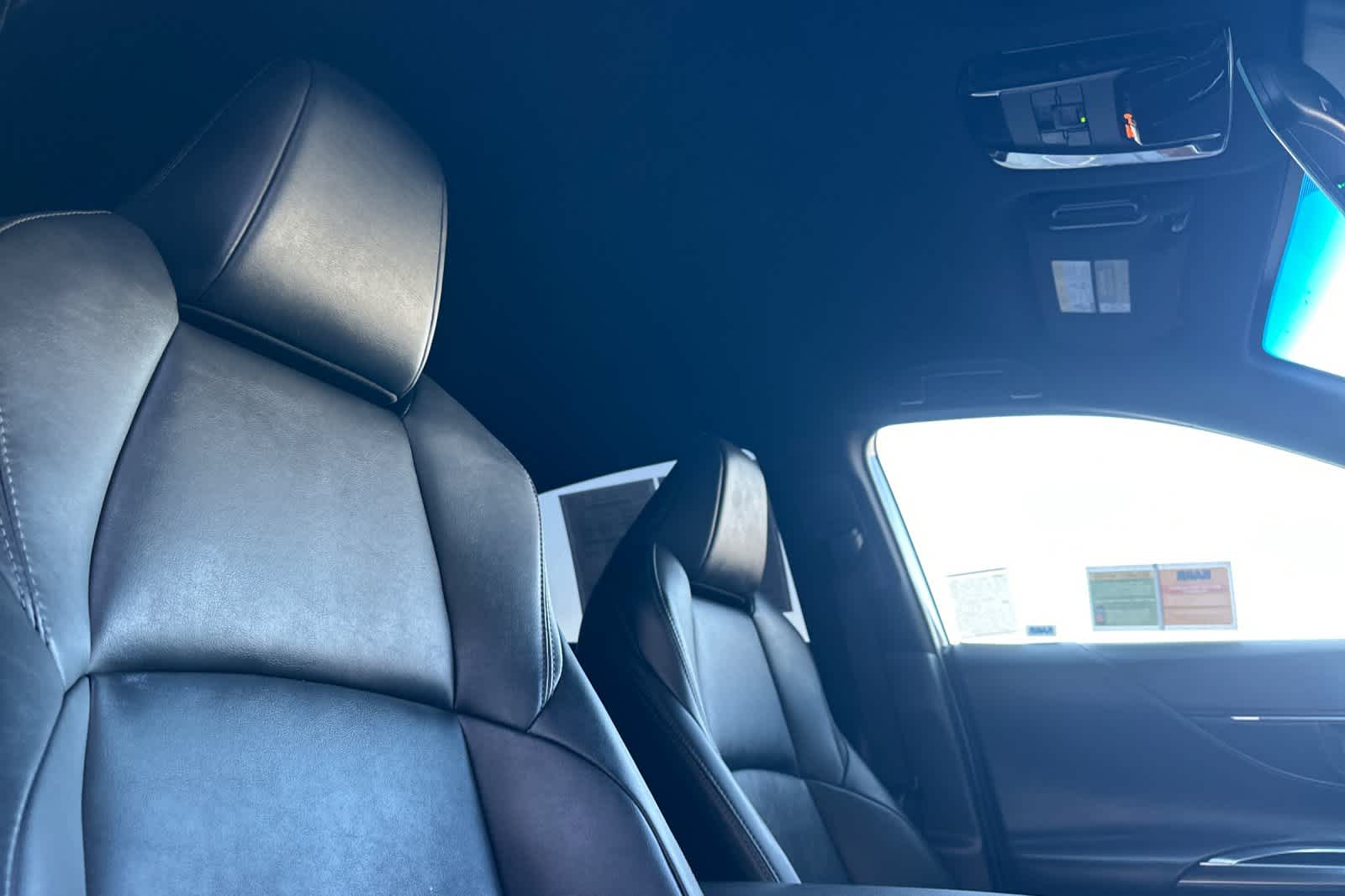 Thumbnail: 2022 Toyota Venza - 17