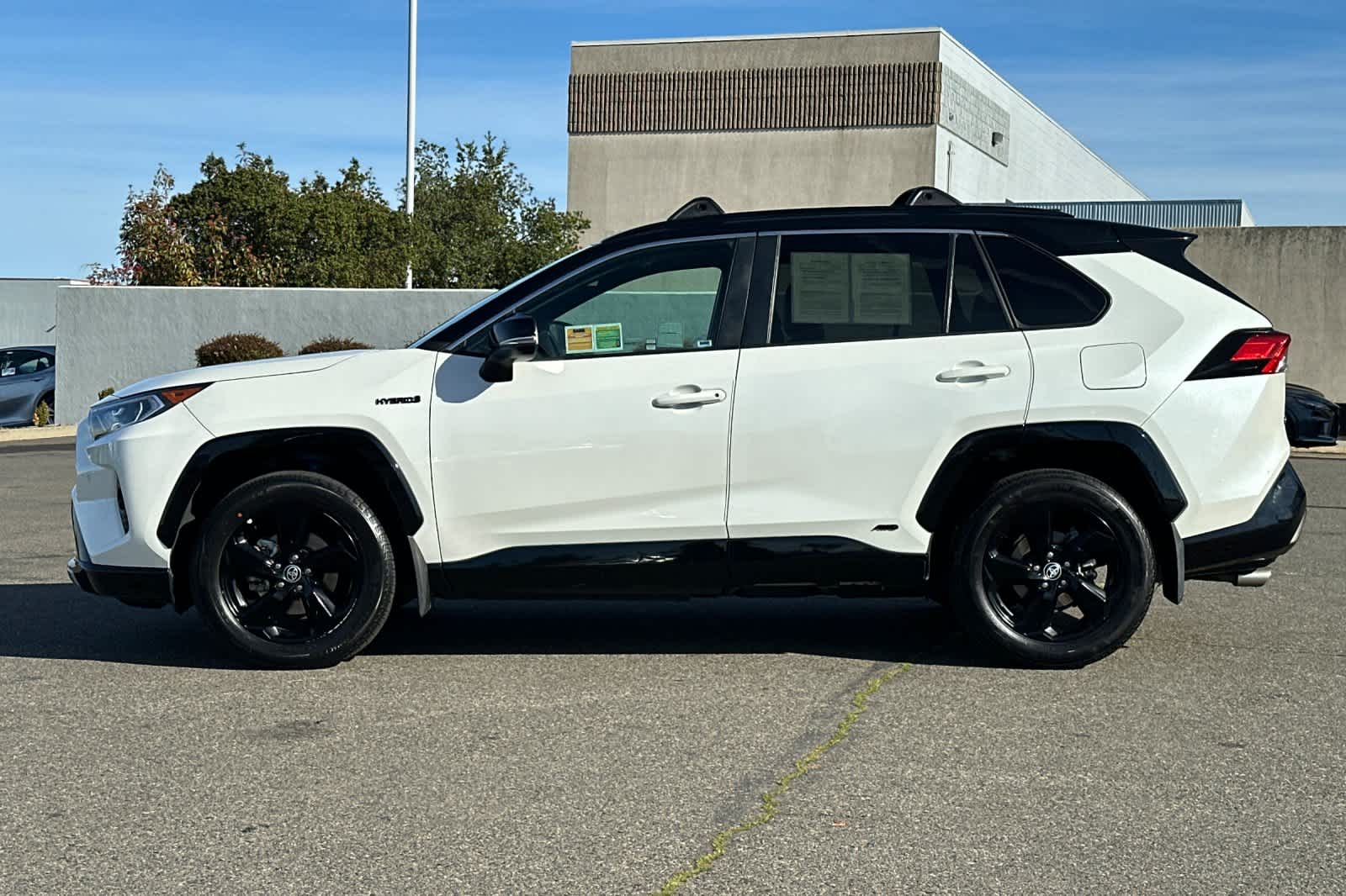Thumbnail: 2021 Toyota RAV4 - 9