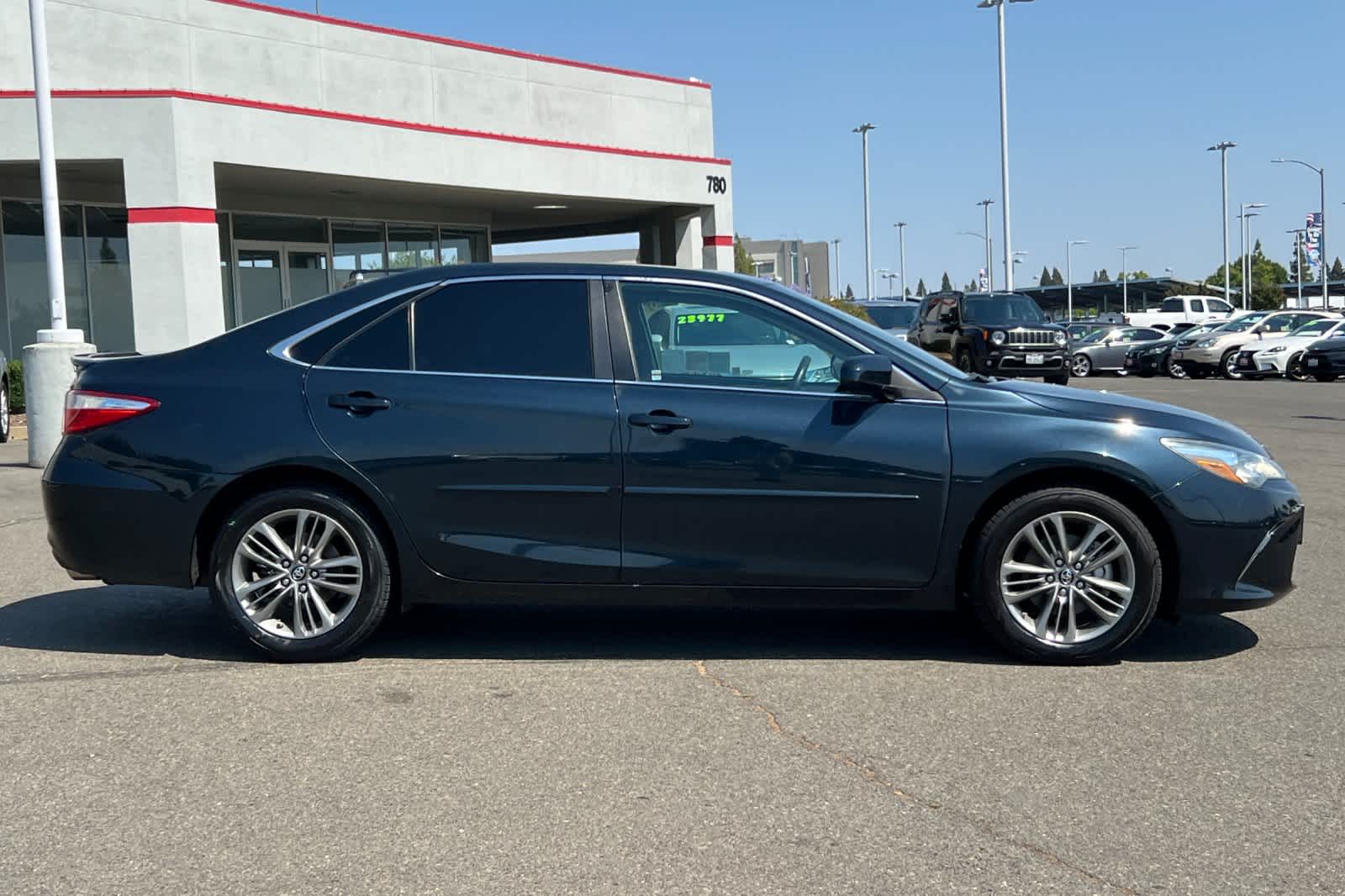 Thumbnail: 2017 Toyota Camry - 6