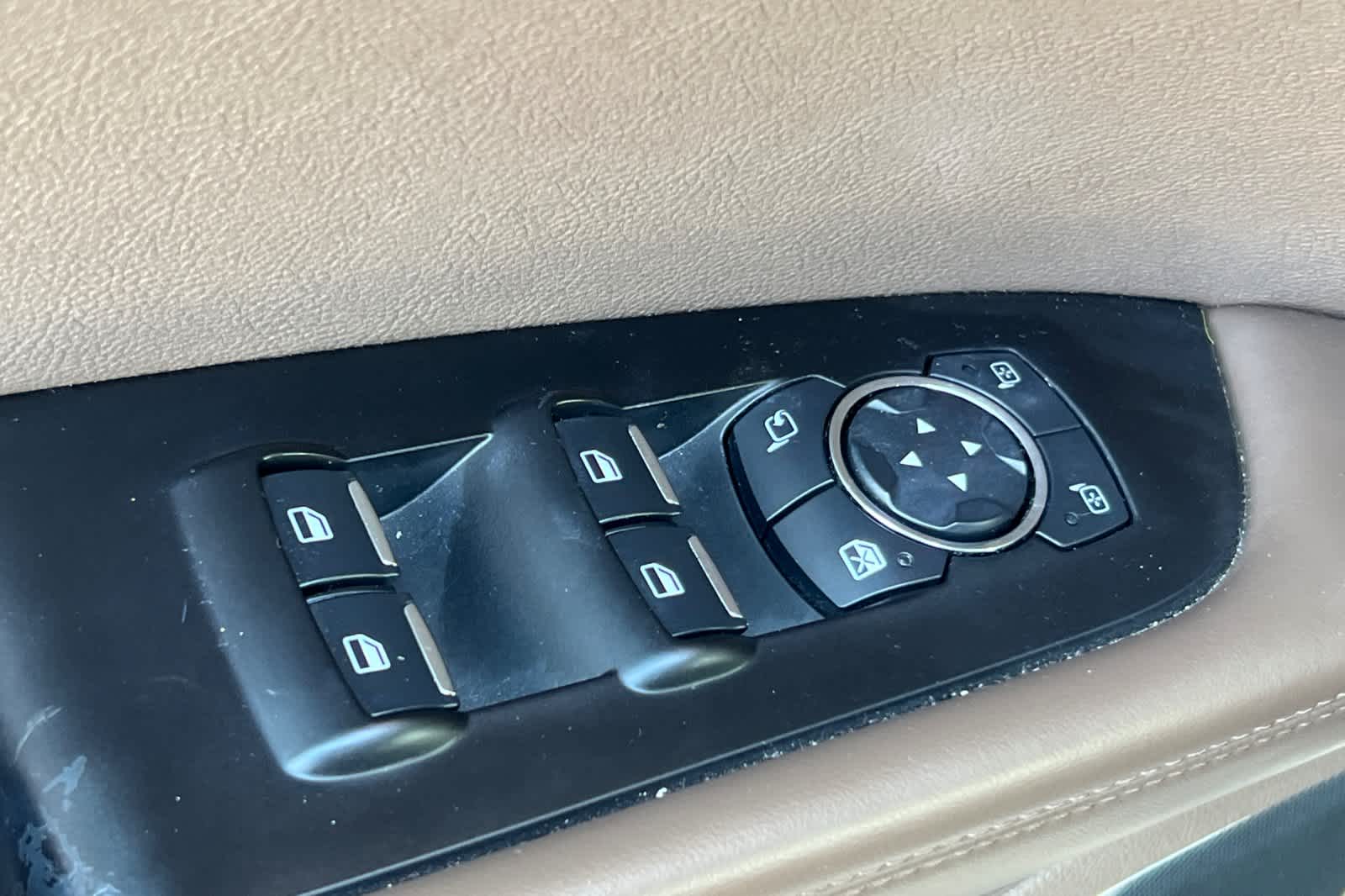 Thumbnail: 2016 Lincoln MKX - 13