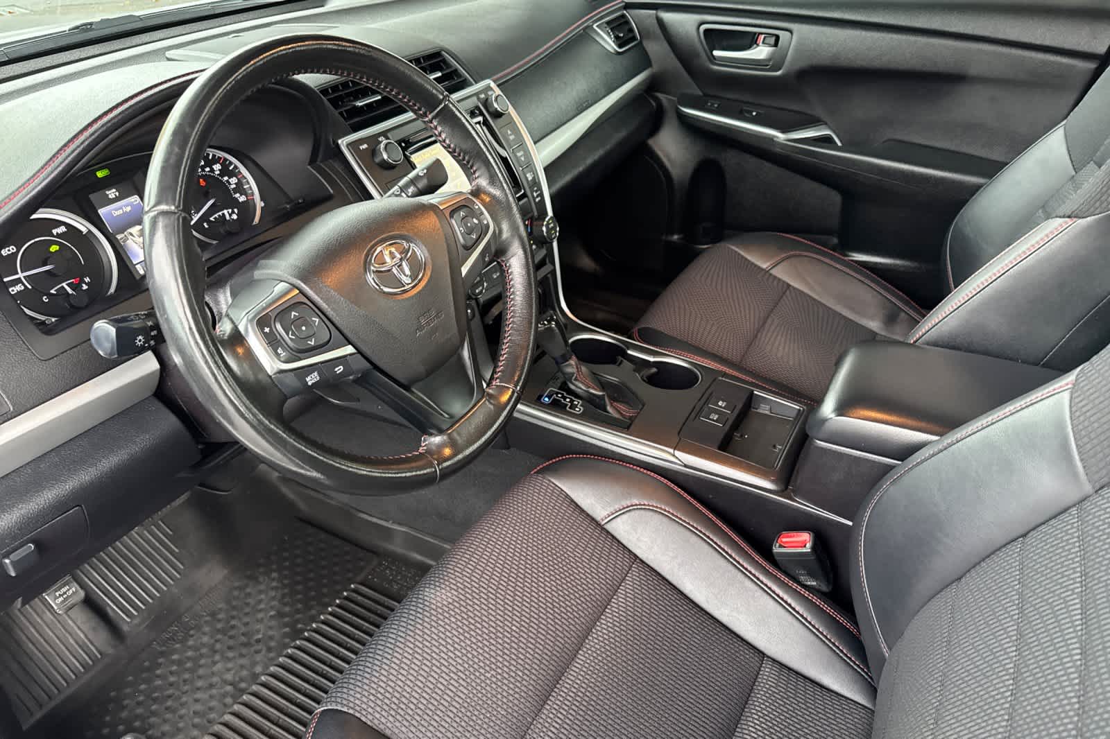 Thumbnail: 2017 Toyota Camry - 11