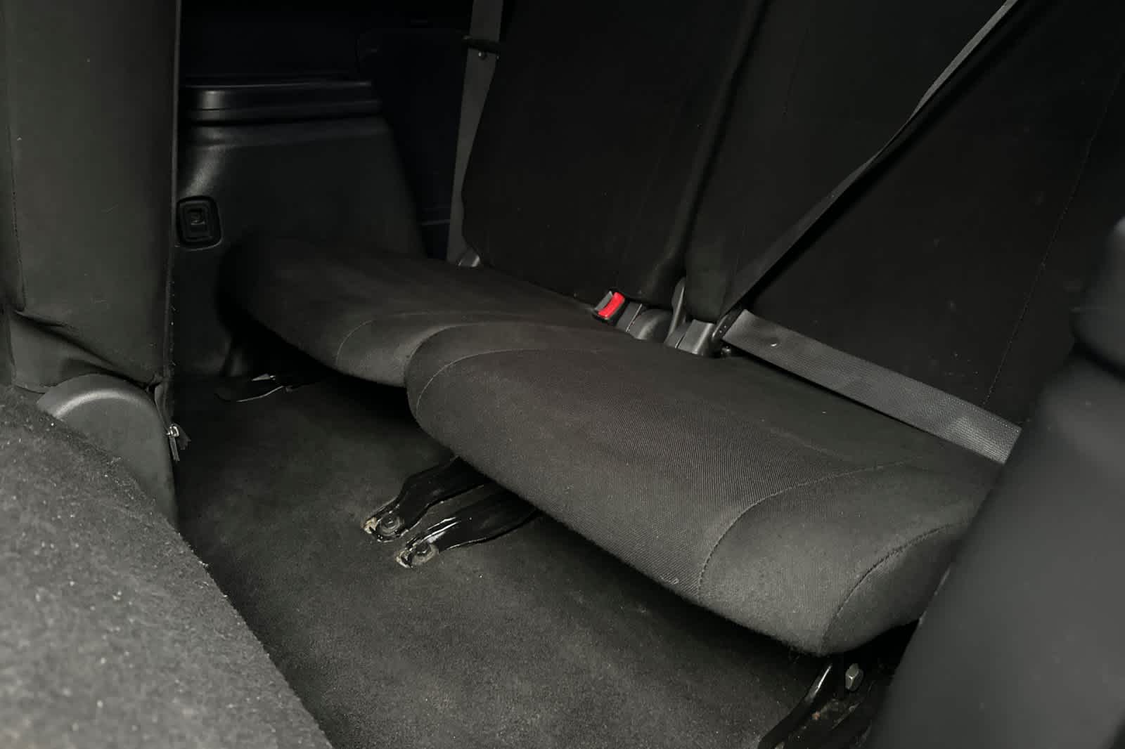 Thumbnail: 2019 Mitsubishi Outlander - 16