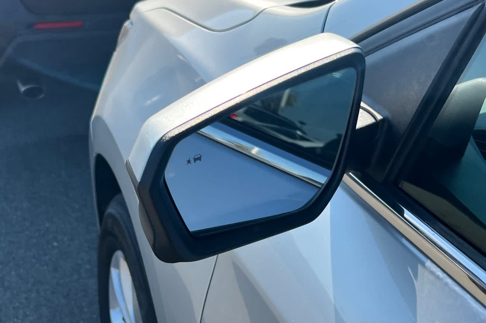 Thumbnail: 2021 Chevrolet Equinox - 18