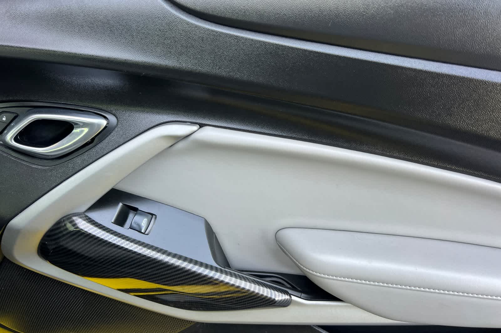 Thumbnail: 2017 Chevrolet Camaro - 17