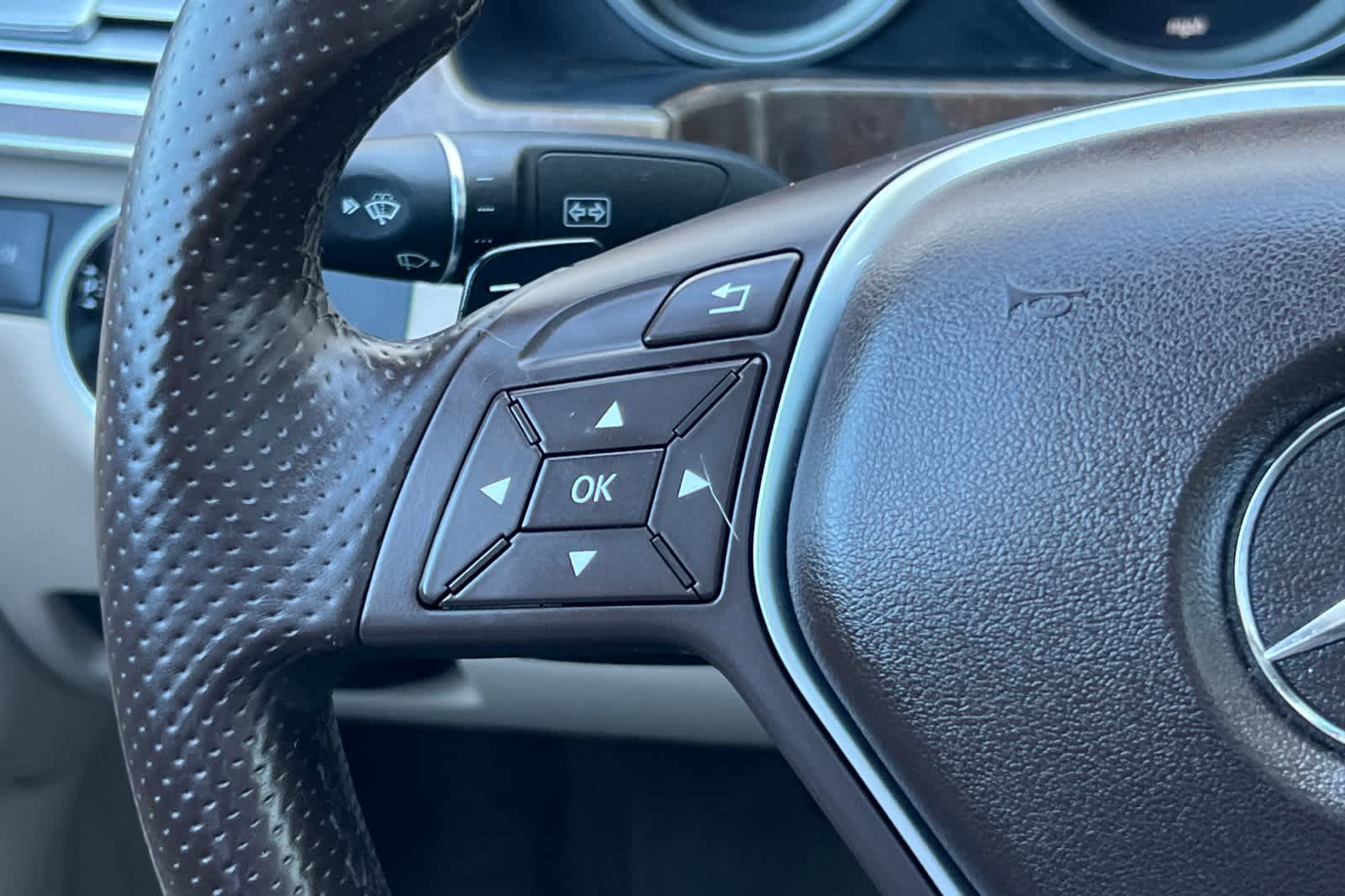 Thumbnail: 2014 Mercedes-Benz E-Class - 27