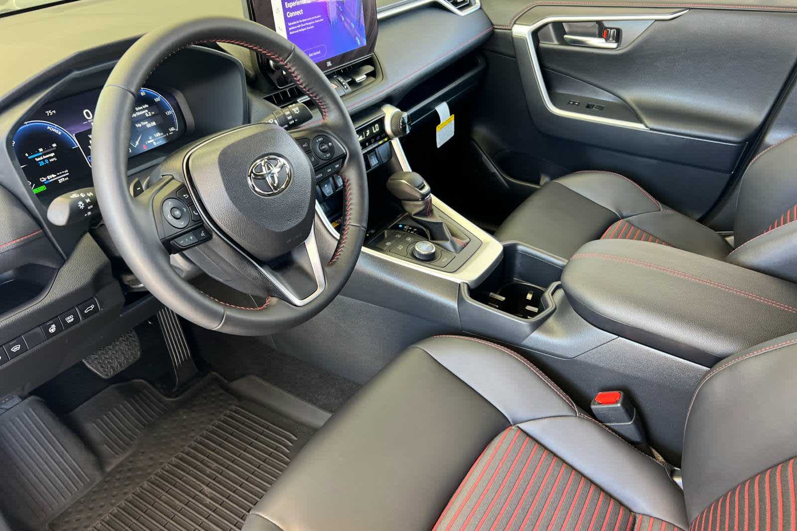 2025 Toyota RAV4 XSE 11