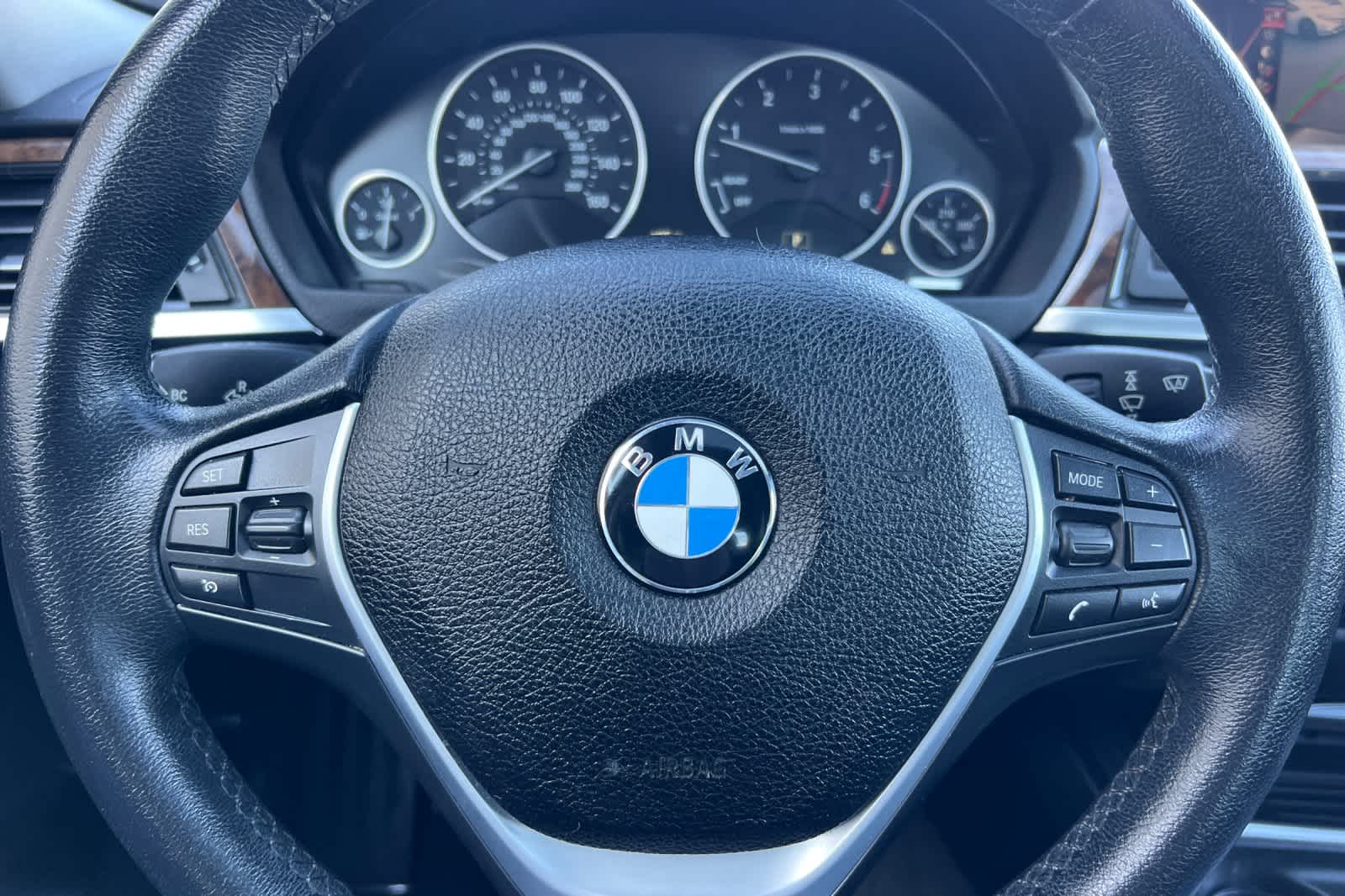 Thumbnail: 2014 BMW 3 Series - 24