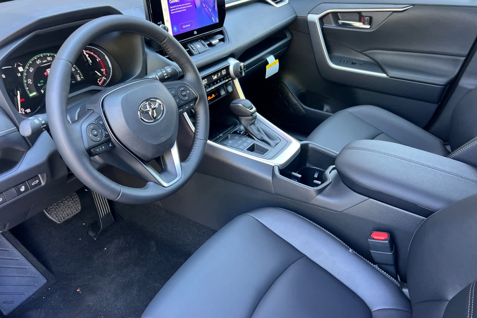 Thumbnail: 2025 Toyota RAV4 - 11