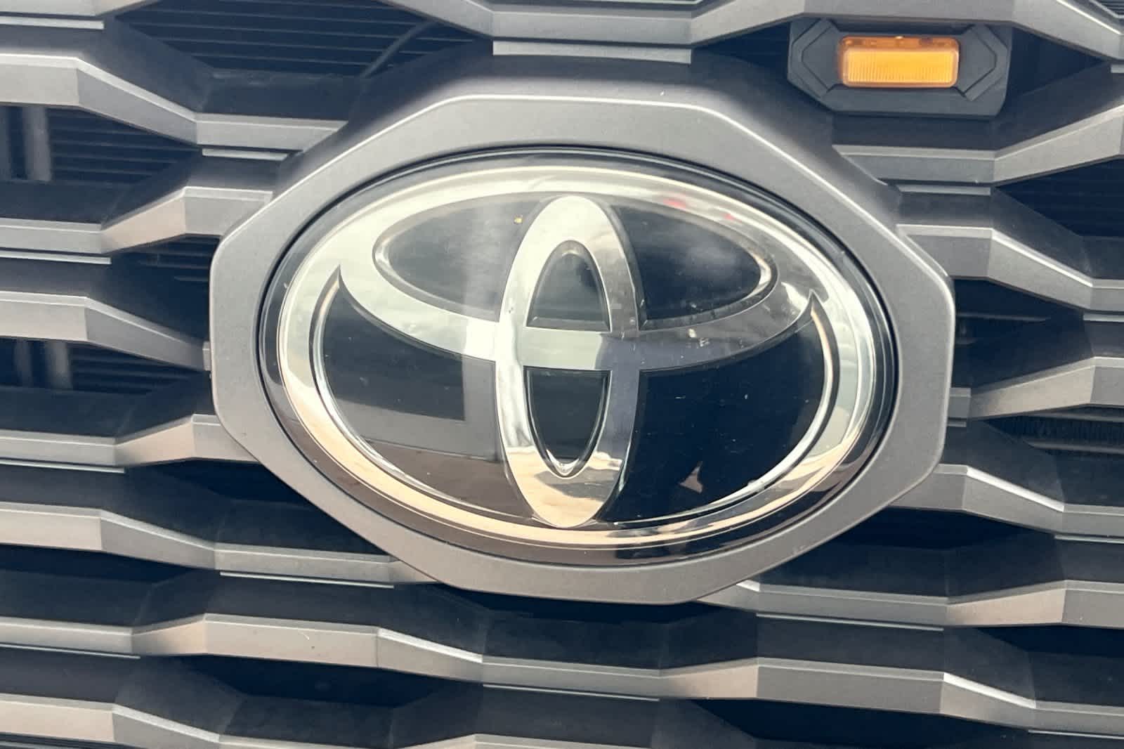 Thumbnail: 2020 Toyota Tacoma - 10