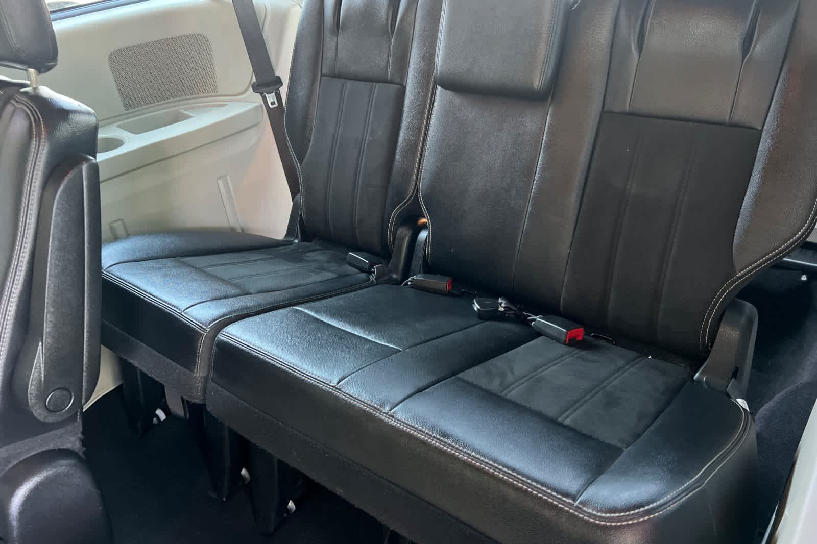 Thumbnail: 2019 Dodge Grand Caravan - 16