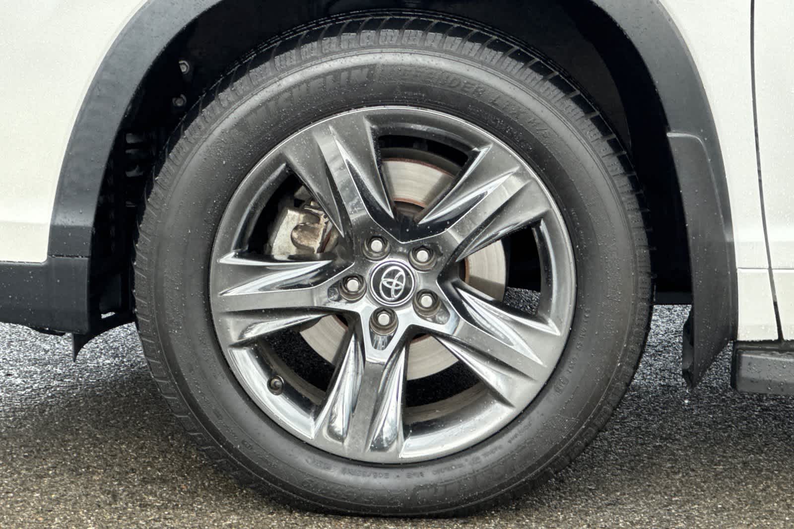 Thumbnail: 2017 Toyota Highlander - 33