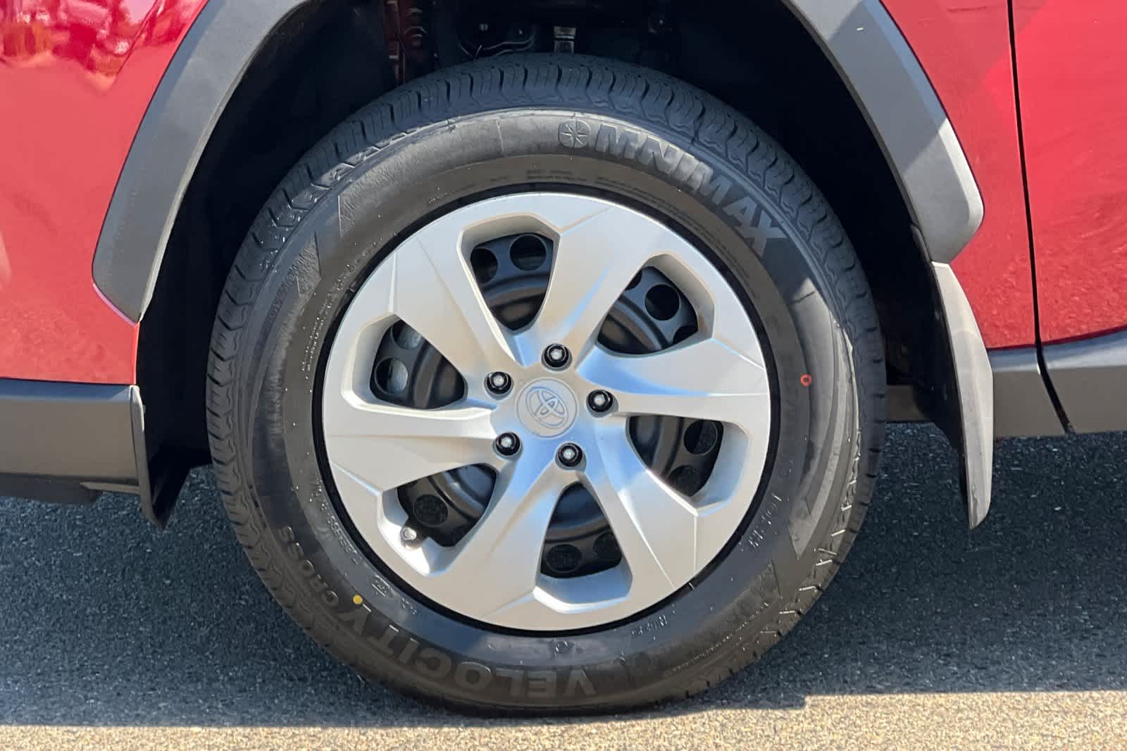 Thumbnail: 2022 Toyota RAV4 - 30