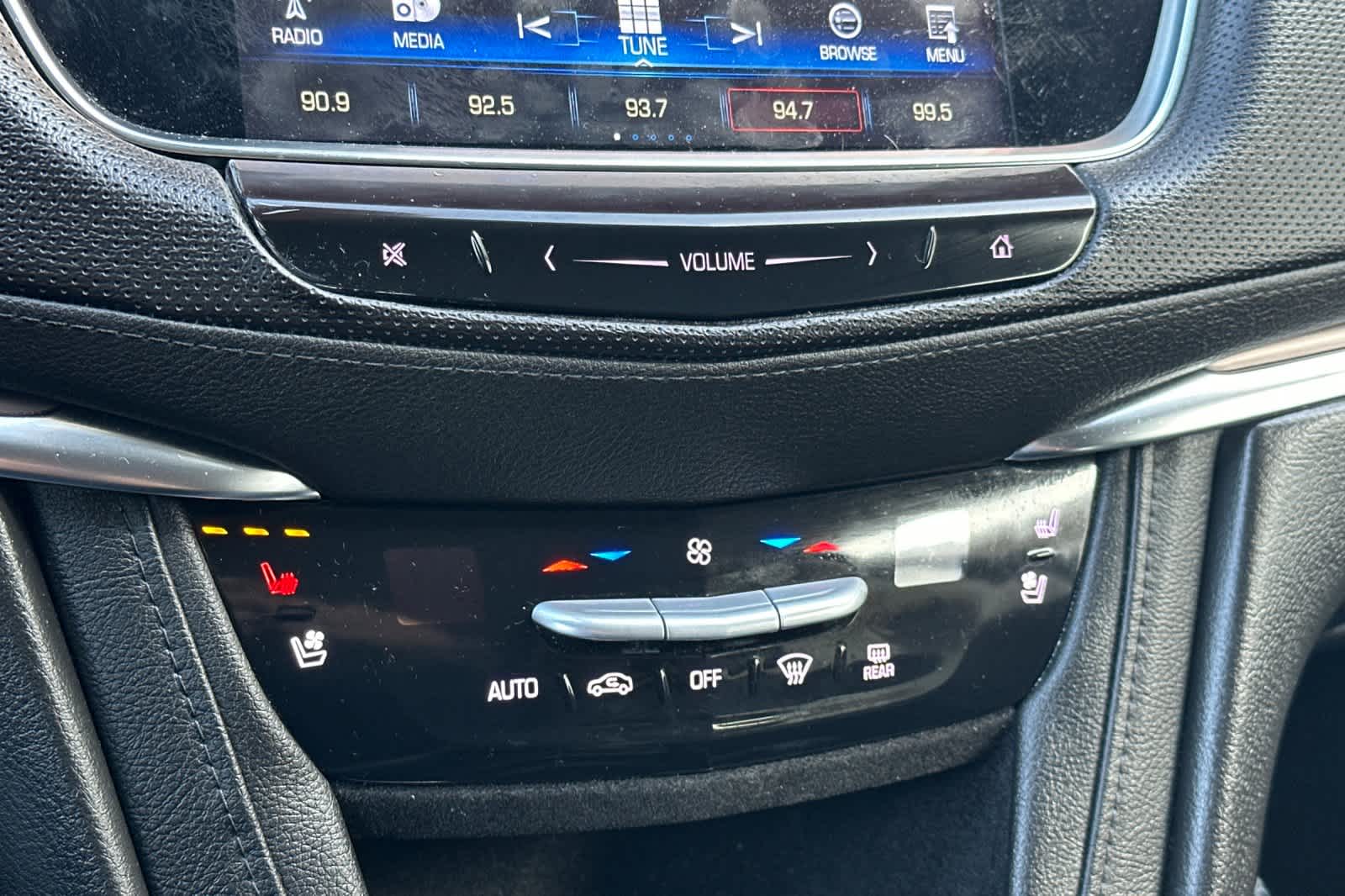 Thumbnail: 2017 Cadillac XT5 - 22