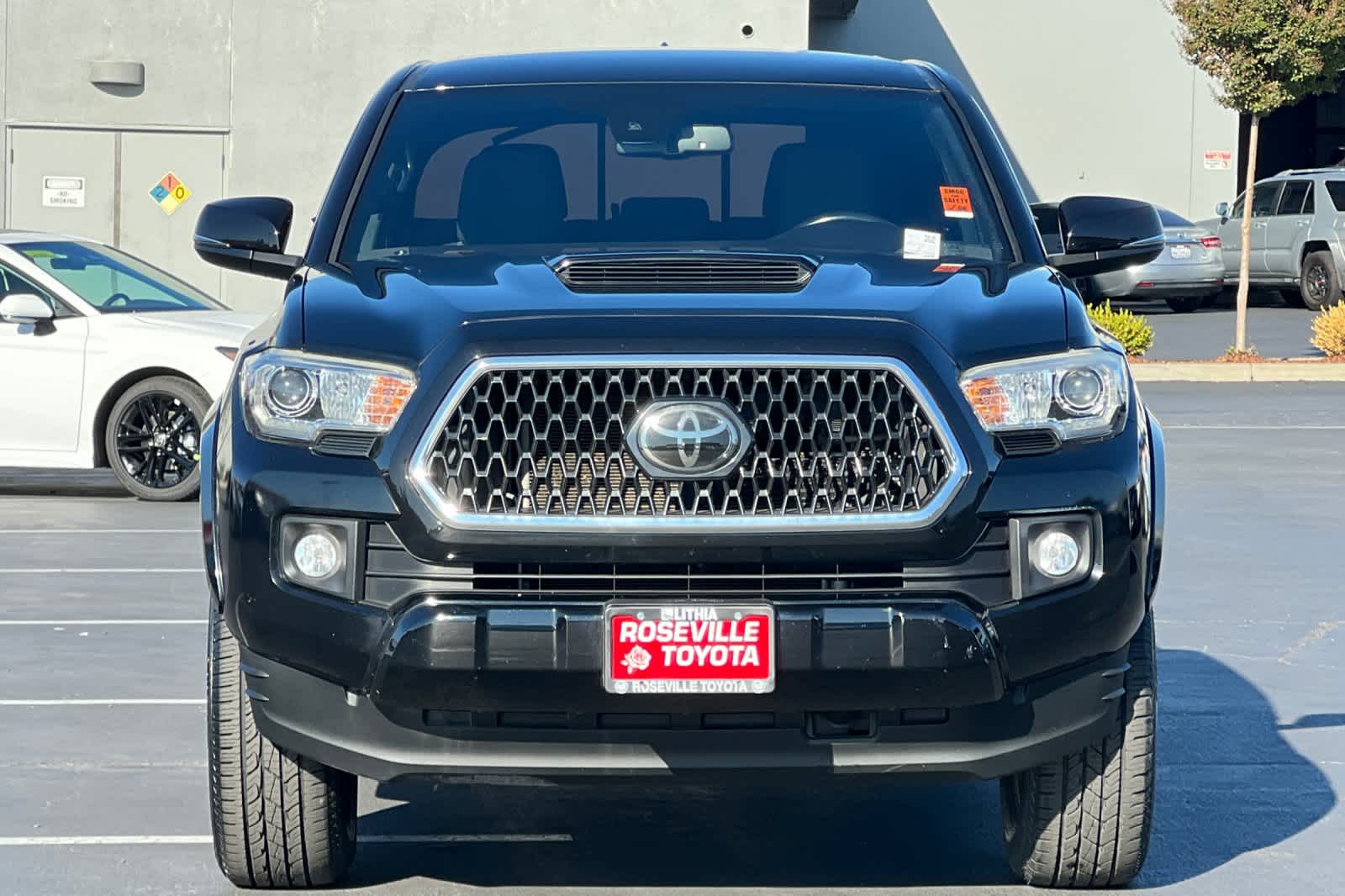 Thumbnail: 2018 Toyota Tacoma - 10