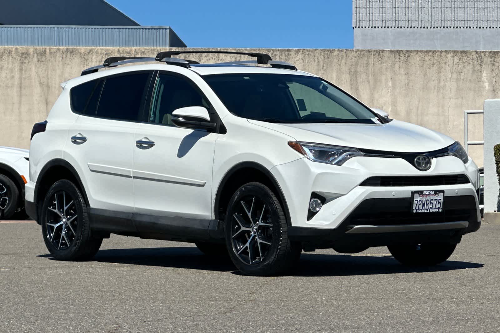 Thumbnail: 2016 Toyota RAV4 - 5