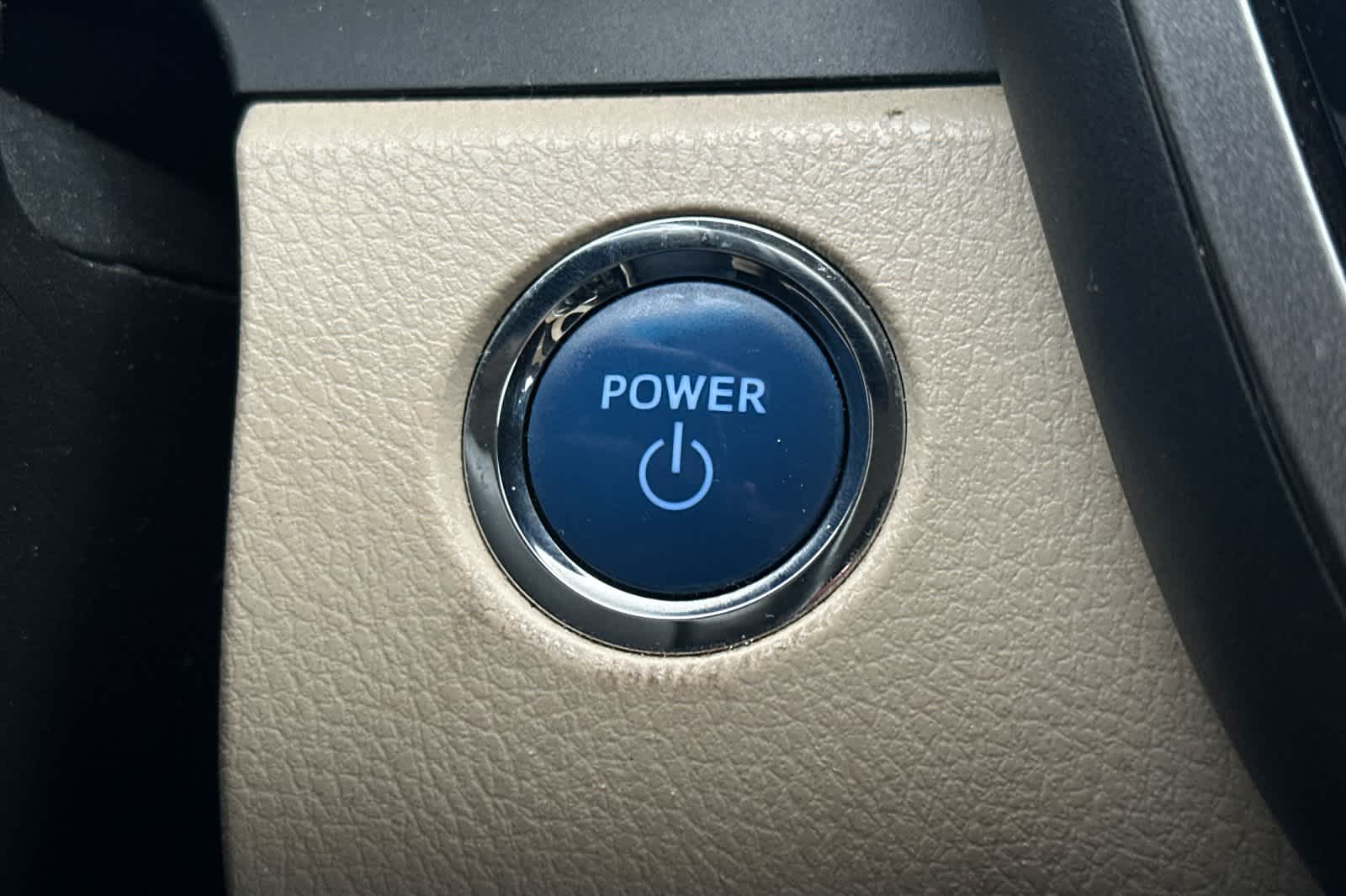 Thumbnail: 2018 Toyota Camry - 23