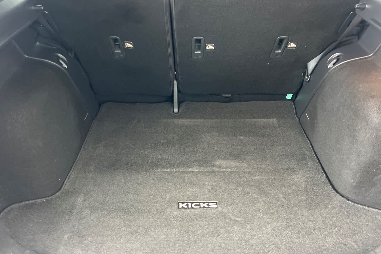 Thumbnail: 2023 Nissan Kicks - 15