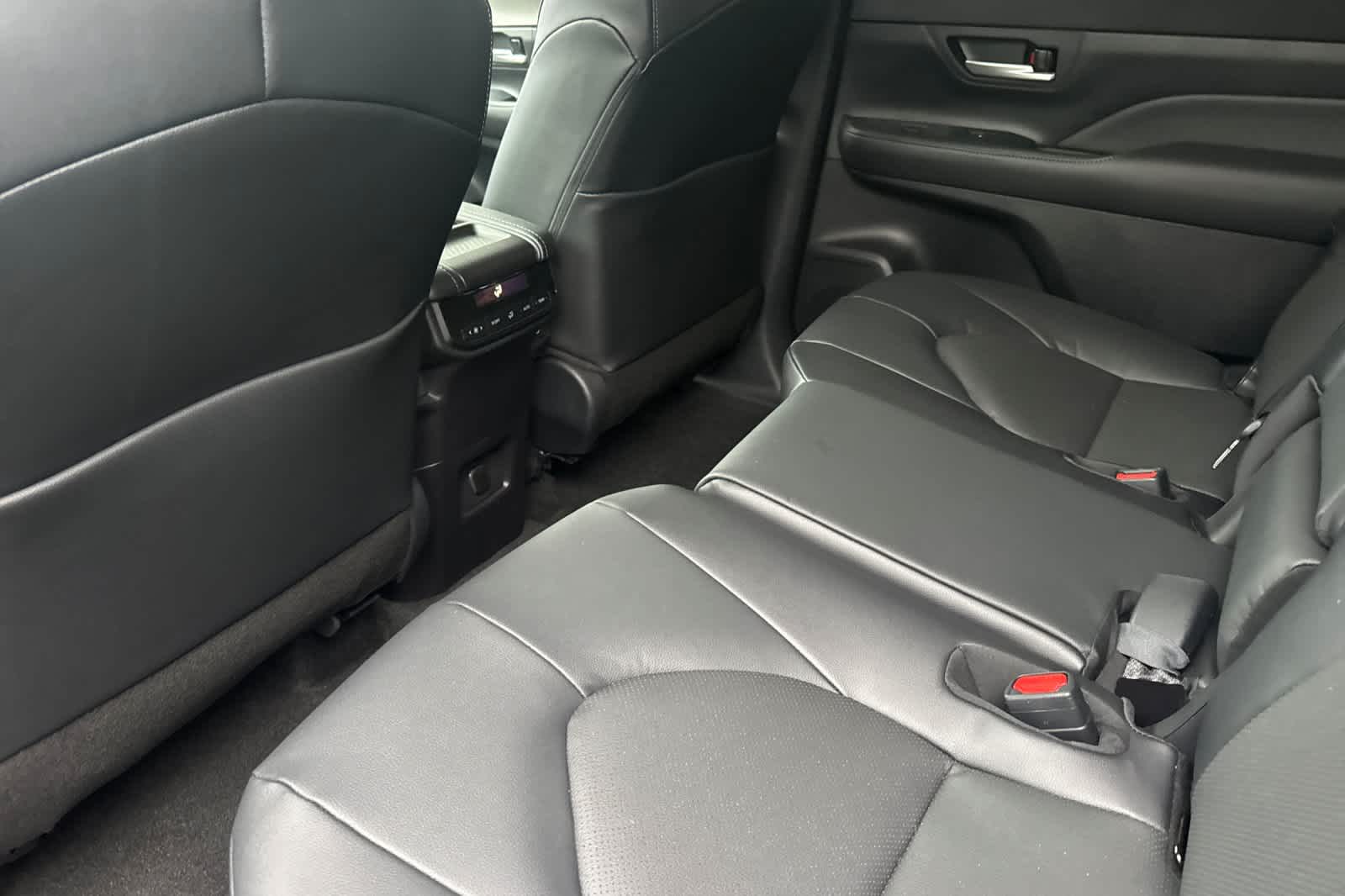 Thumbnail: 2026 Toyota Grand Highlander - 4