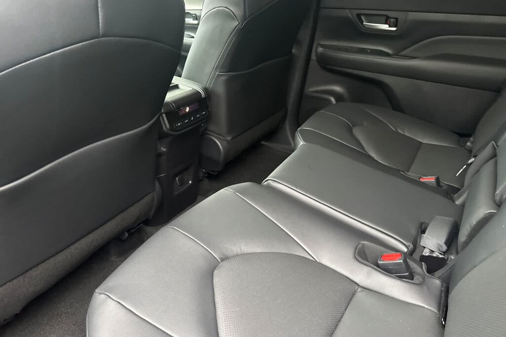 New 2026 Toyota Grand Highlander Hybrid XLE SUV