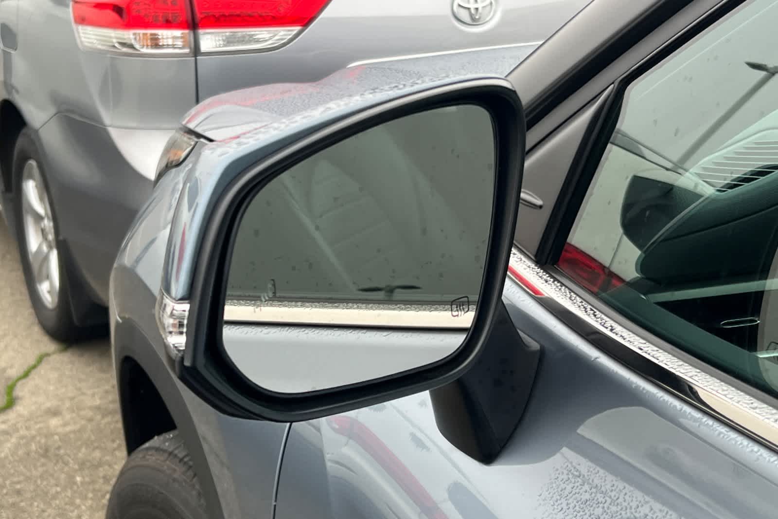 Thumbnail: 2023 Toyota Highlander - 20