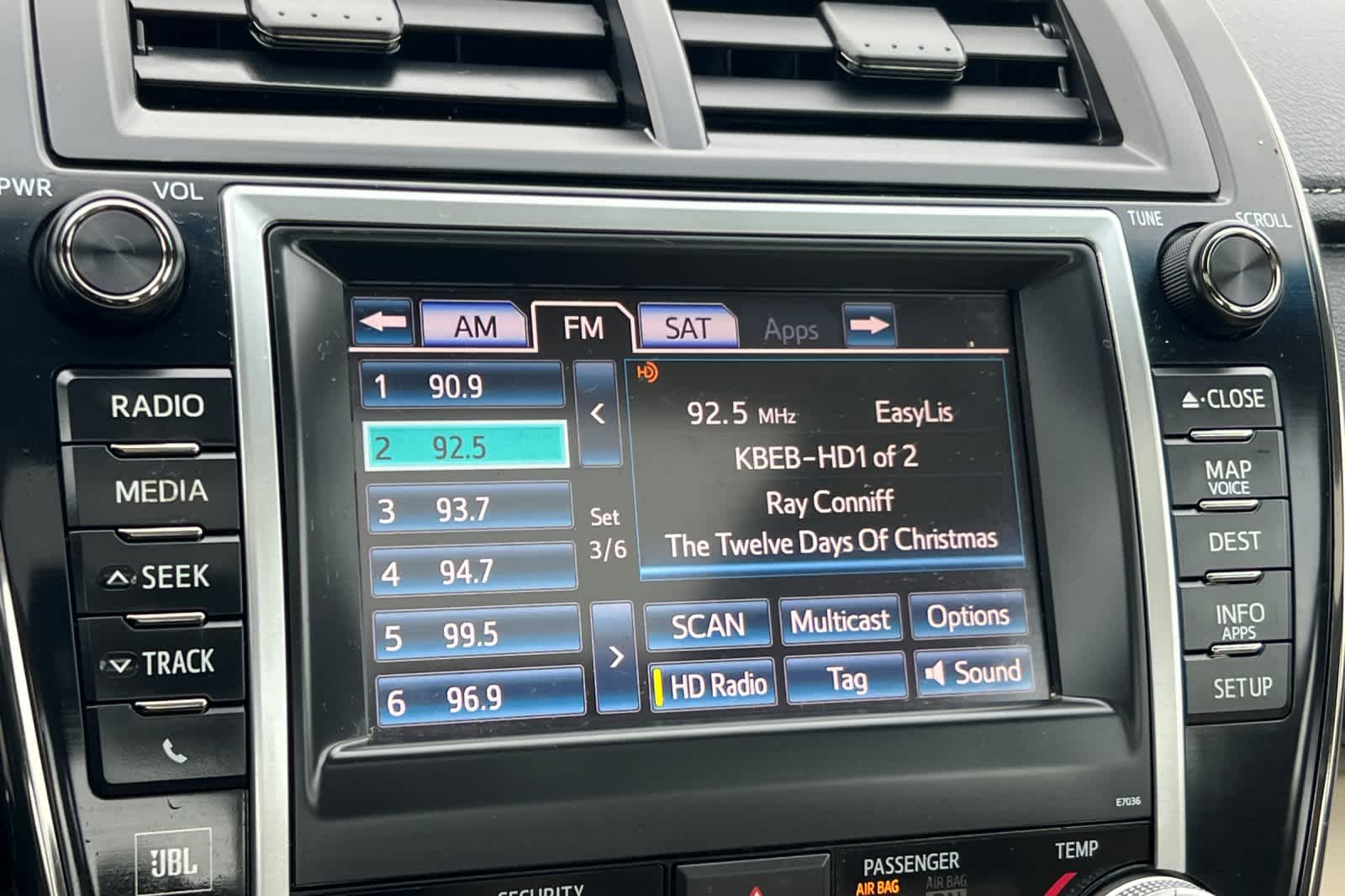 Thumbnail: 2013 Toyota Camry - 19