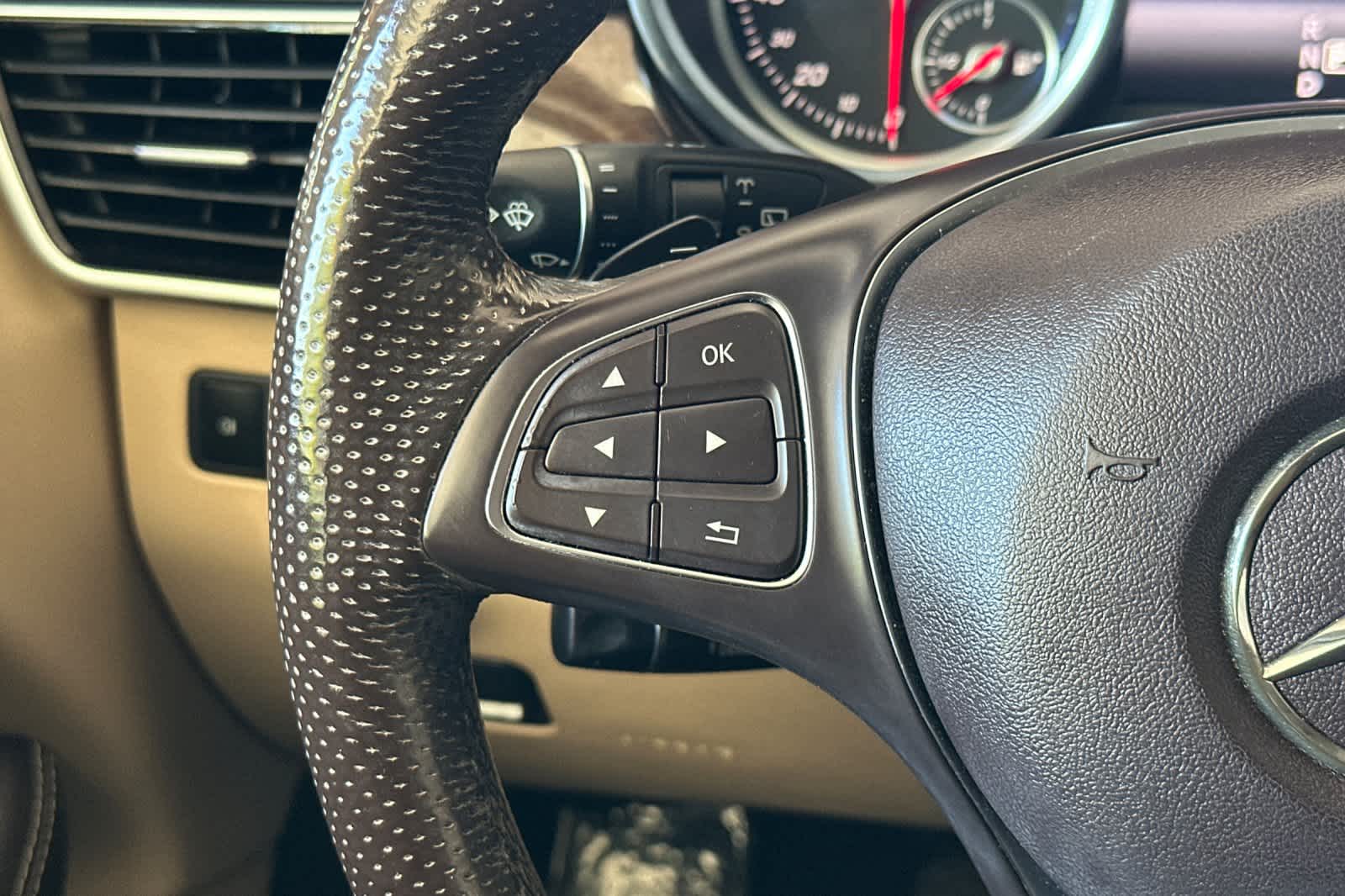 Thumbnail: 2016 Mercedes-Benz GLE - 27