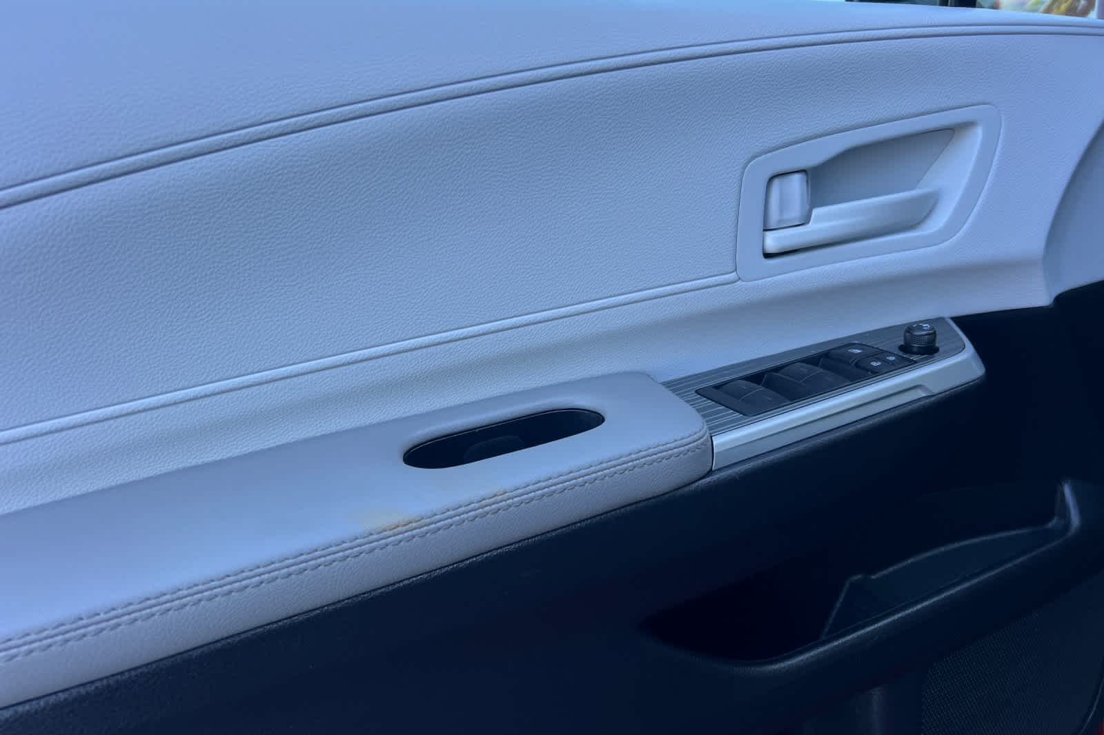 Thumbnail: 2025 Toyota Sienna - 12