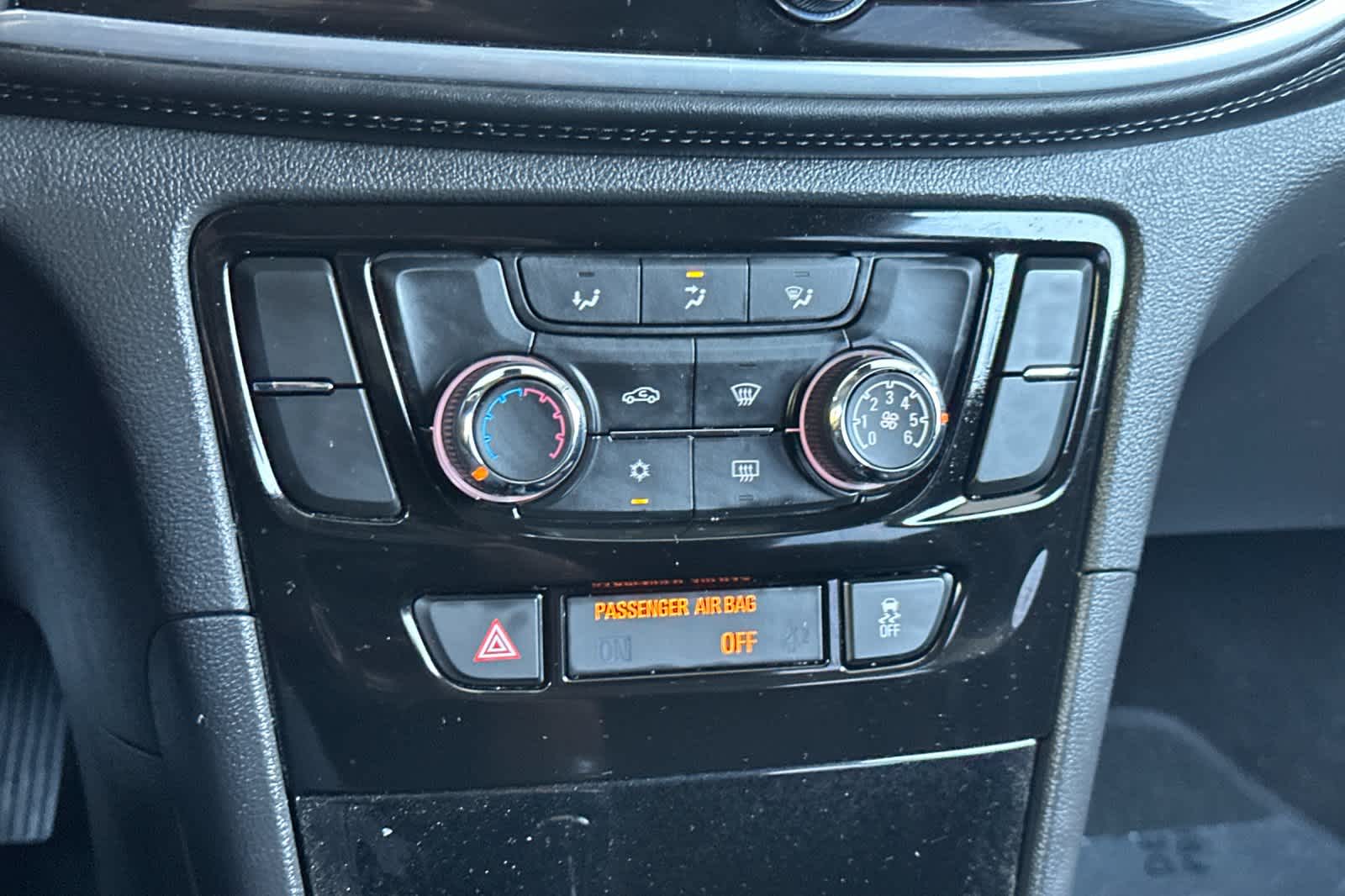 Thumbnail: 2021 Buick Encore - 22