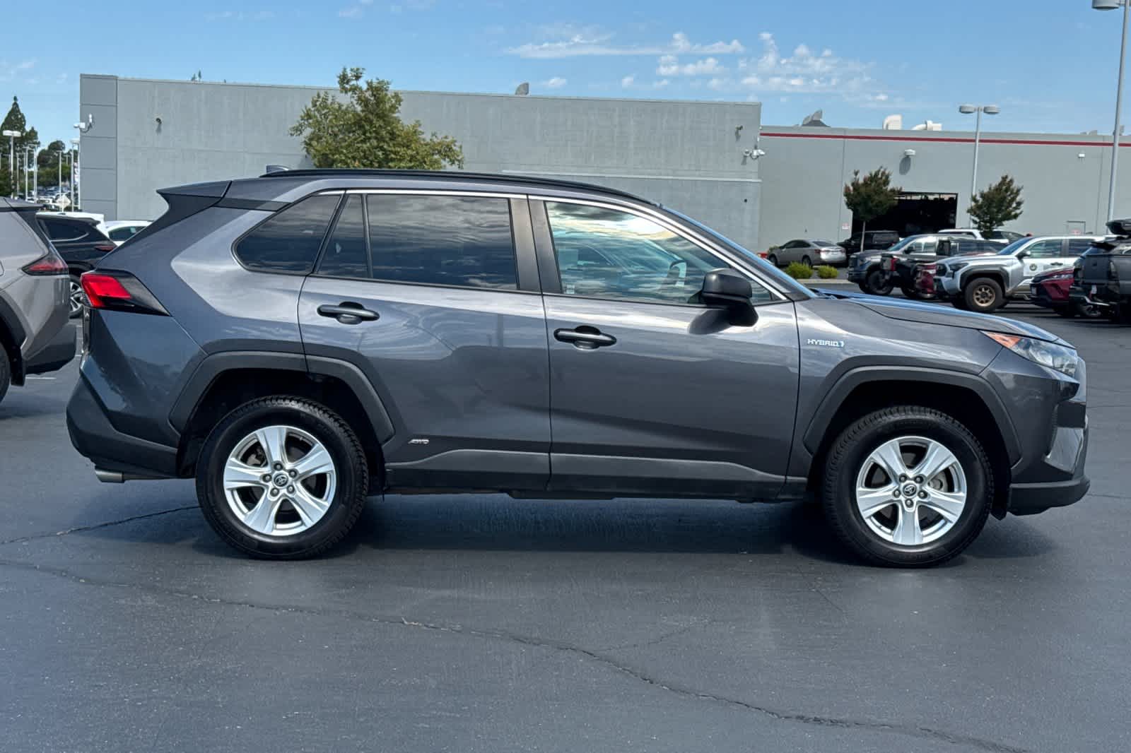 Thumbnail: 2021 Toyota RAV4 - 6