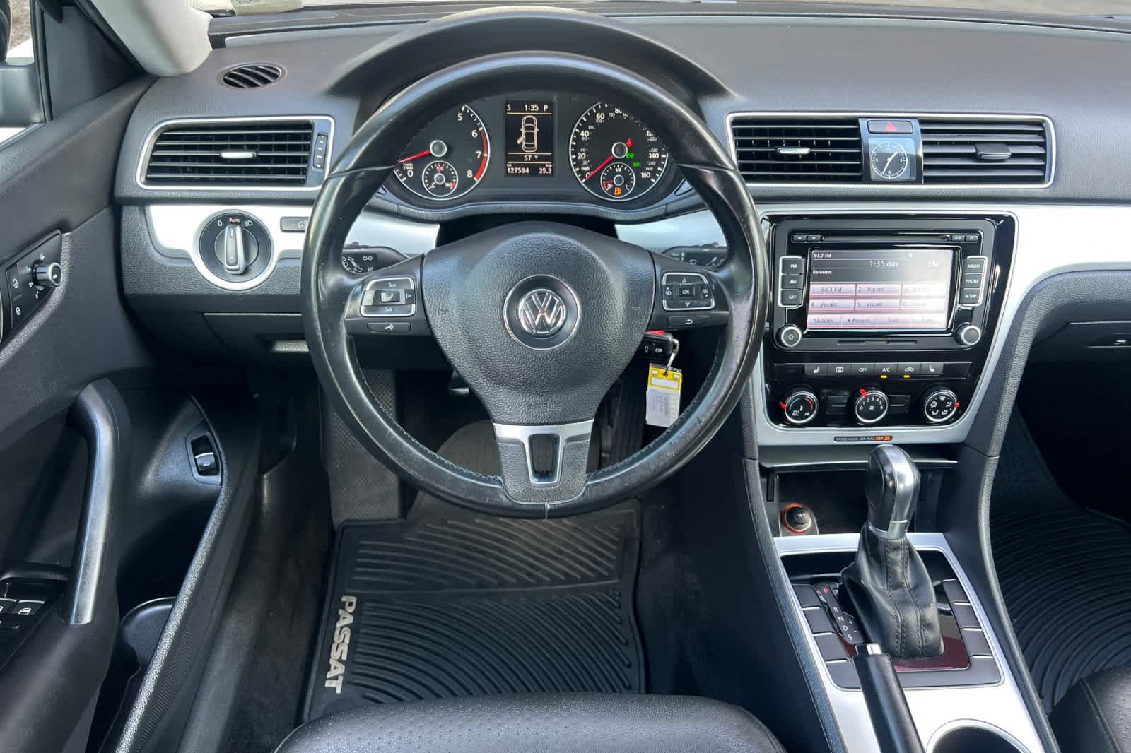 Thumbnail: 2013 Volkswagen Passat - 15