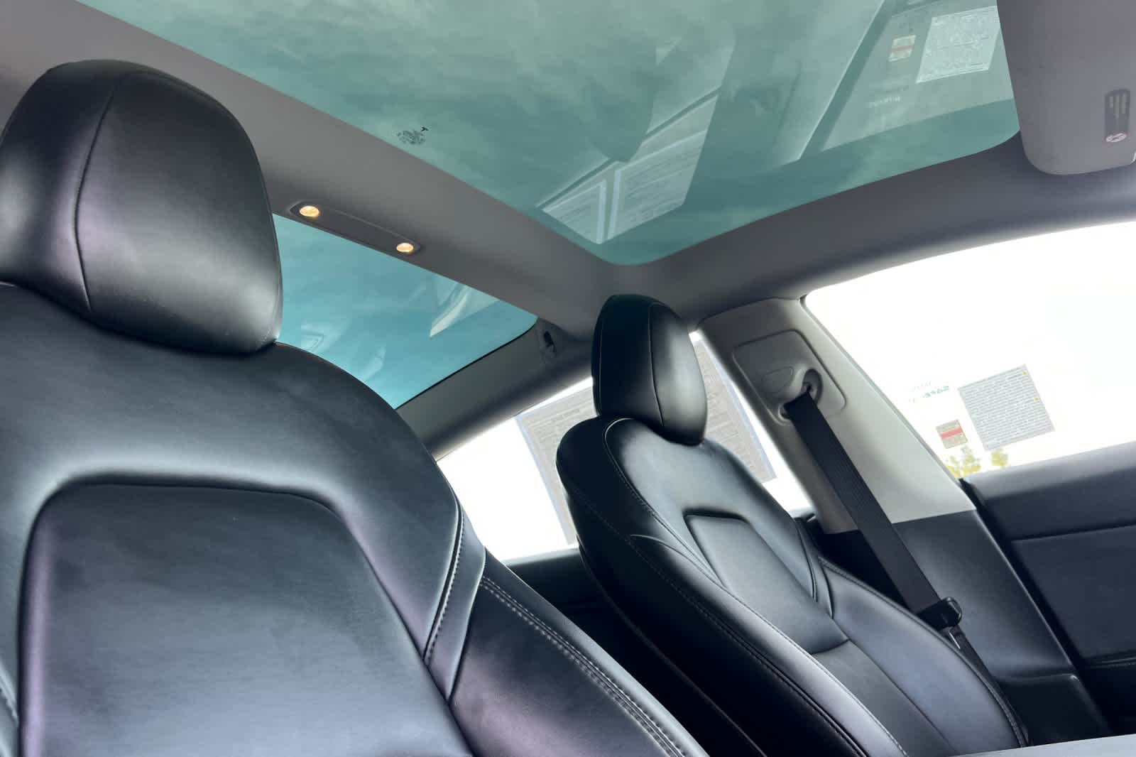 Thumbnail: 2022 Tesla Model 3 - 17