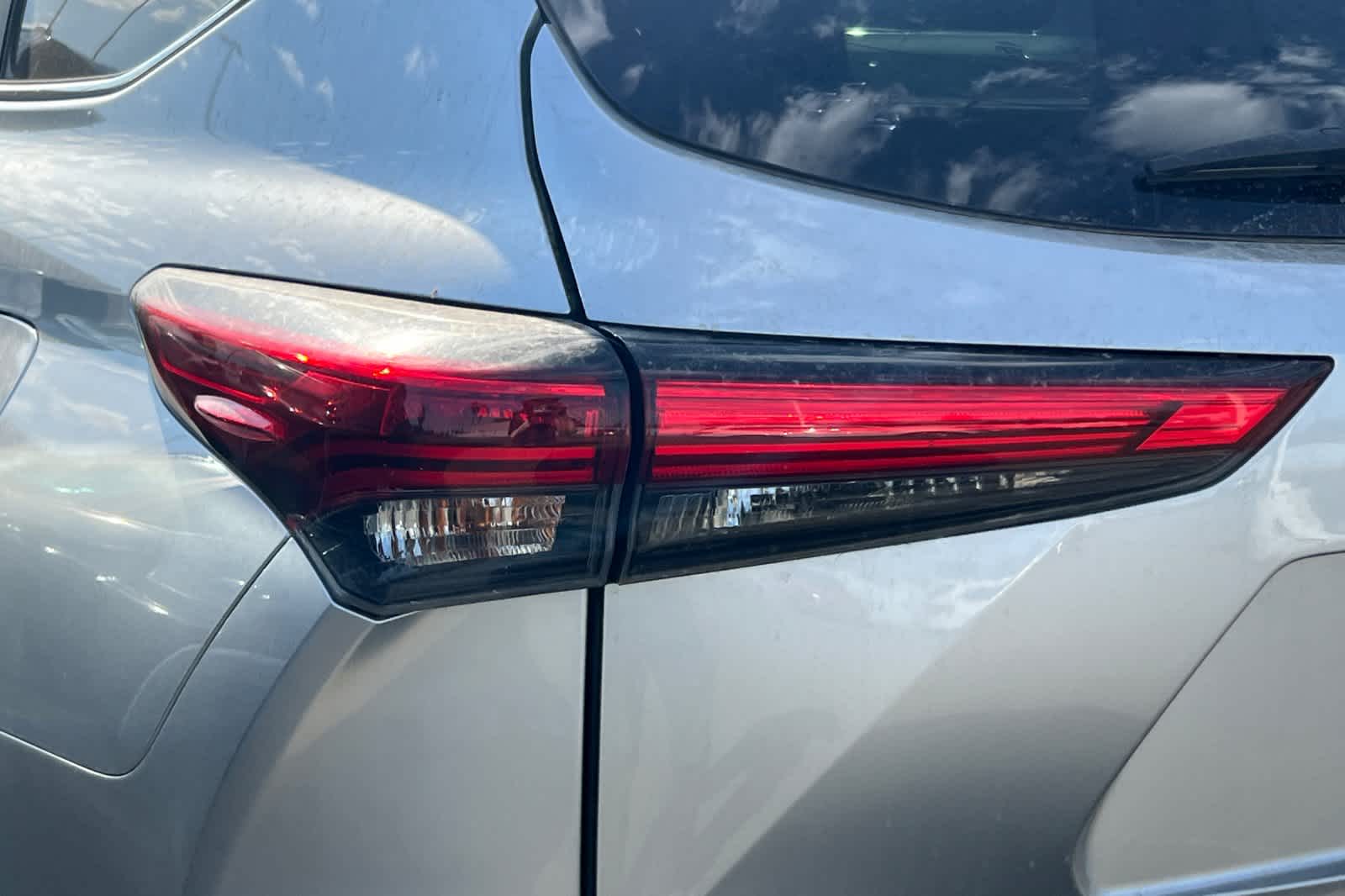 Thumbnail: 2023 Toyota Highlander - 15