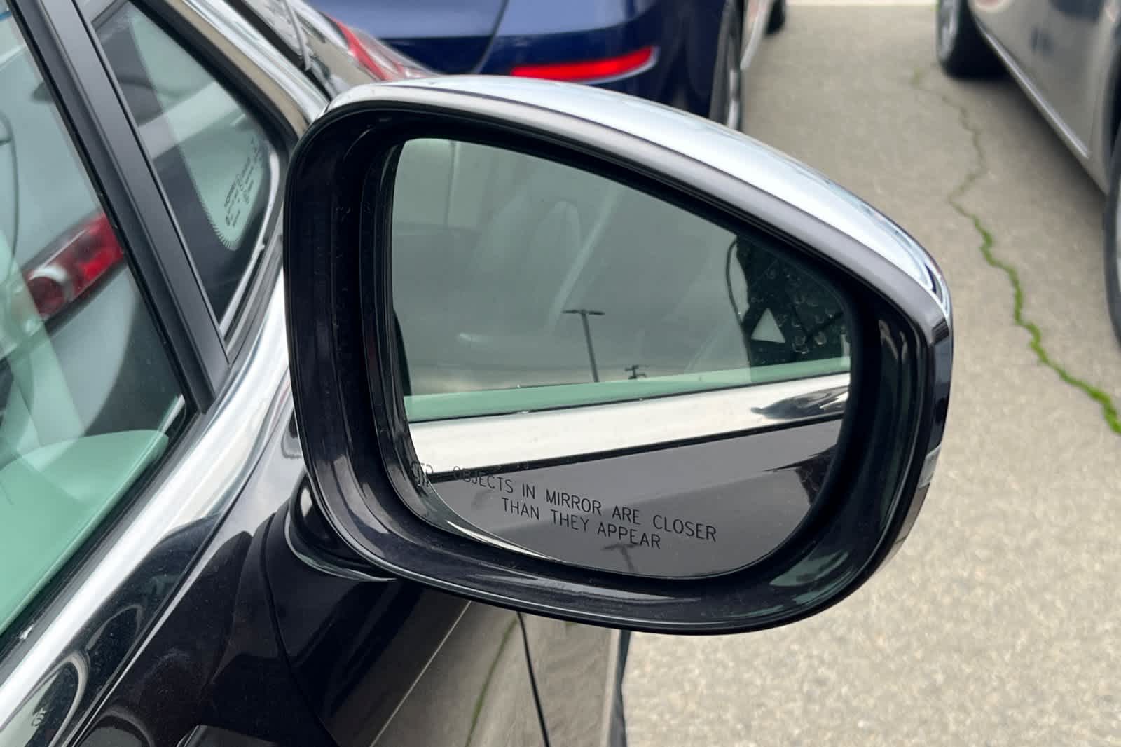 Thumbnail: 2017 Chrysler Pacifica - 13