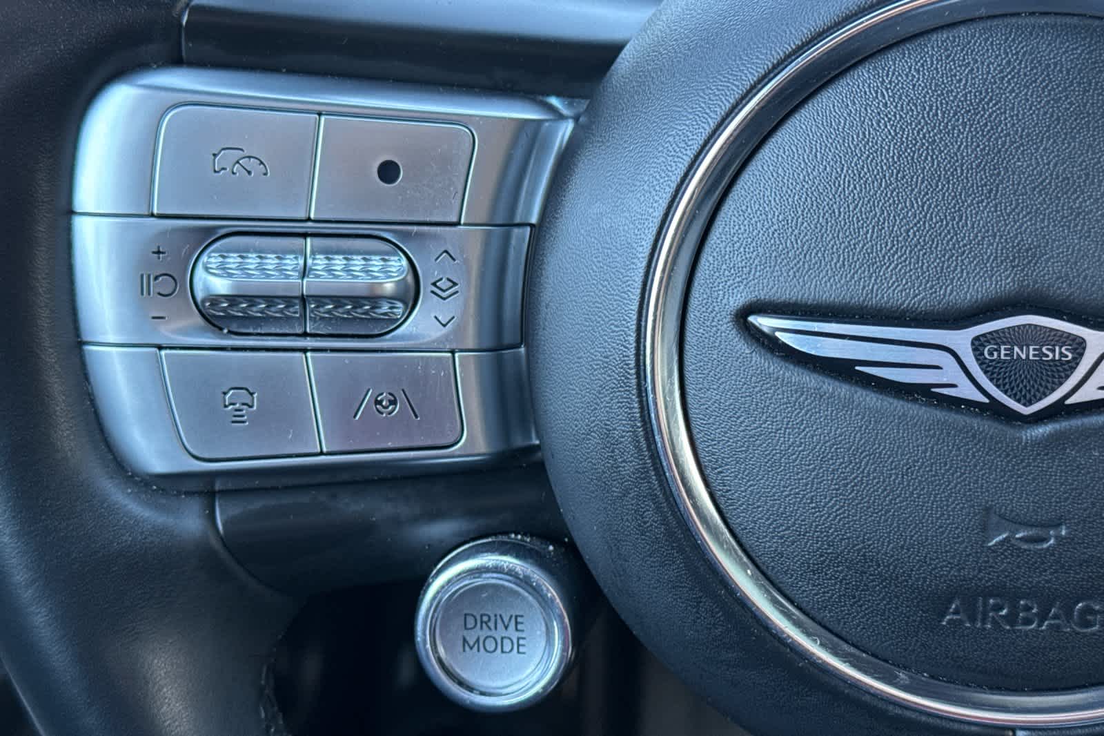 Thumbnail: 2023 Genesis GV60 - 28