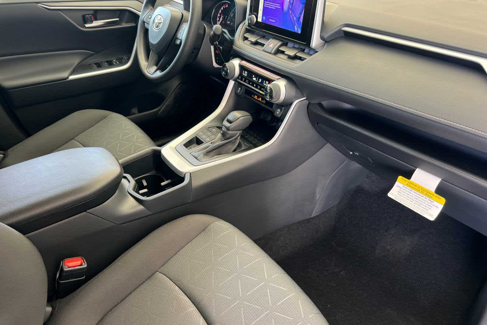 2025 Toyota RAV4 XLE 16
