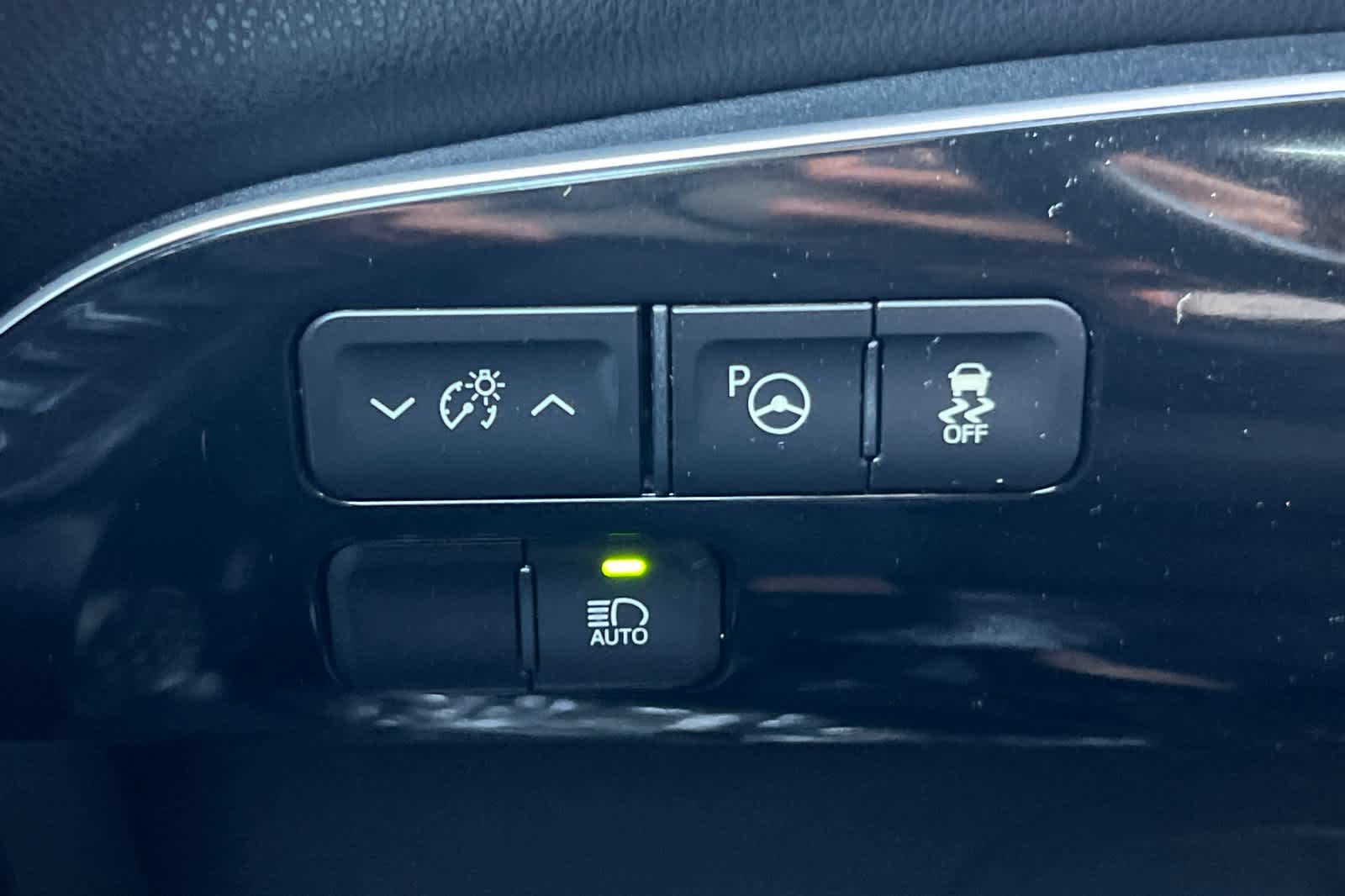 Thumbnail: 2017 Toyota Prius - 29