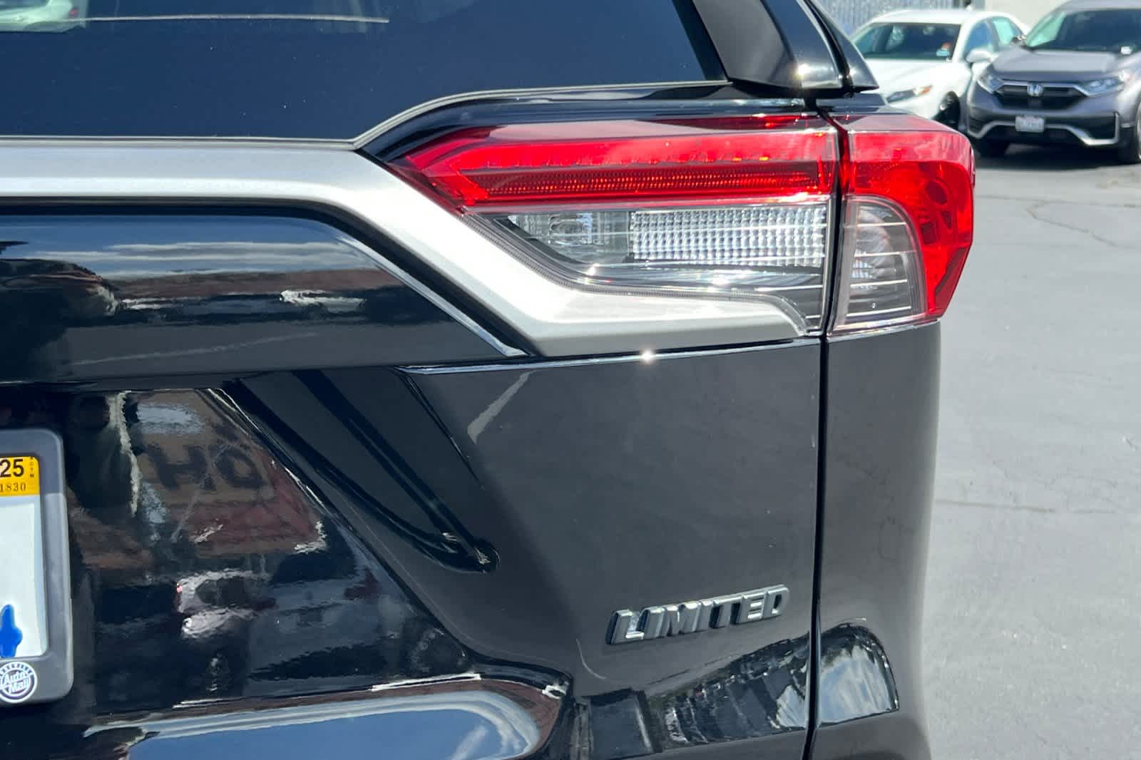Thumbnail: 2021 Toyota RAV4 - 29