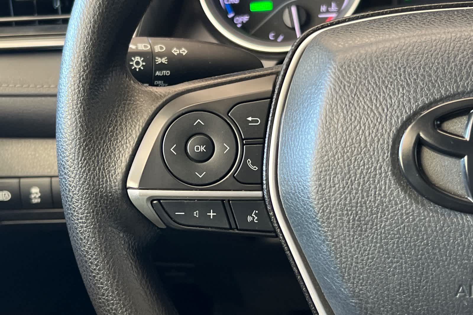 Thumbnail: 2023 Toyota Camry - 24