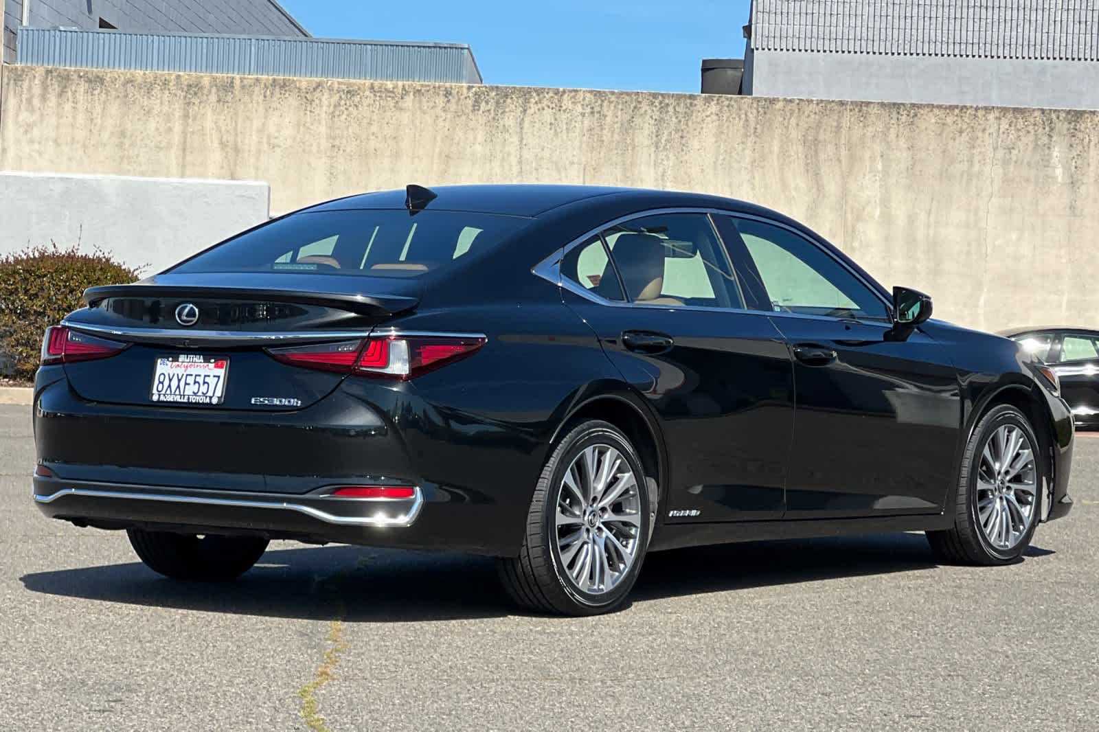 Thumbnail: 2020 Lexus ES - 2