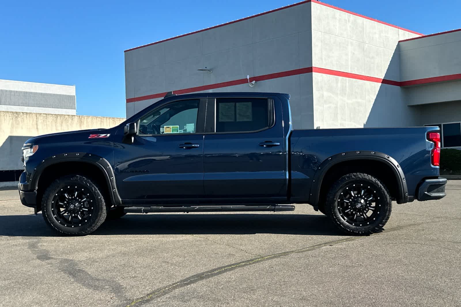 Thumbnail: 2022 Chevrolet Silverado 1500 - 9