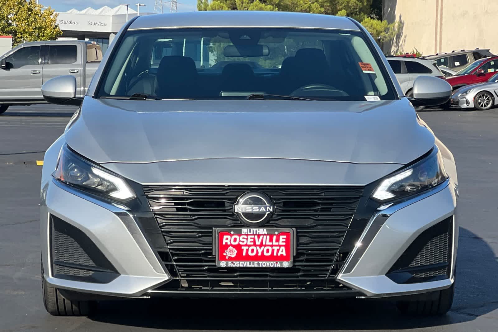 Thumbnail: 2023 Nissan Altima - 10