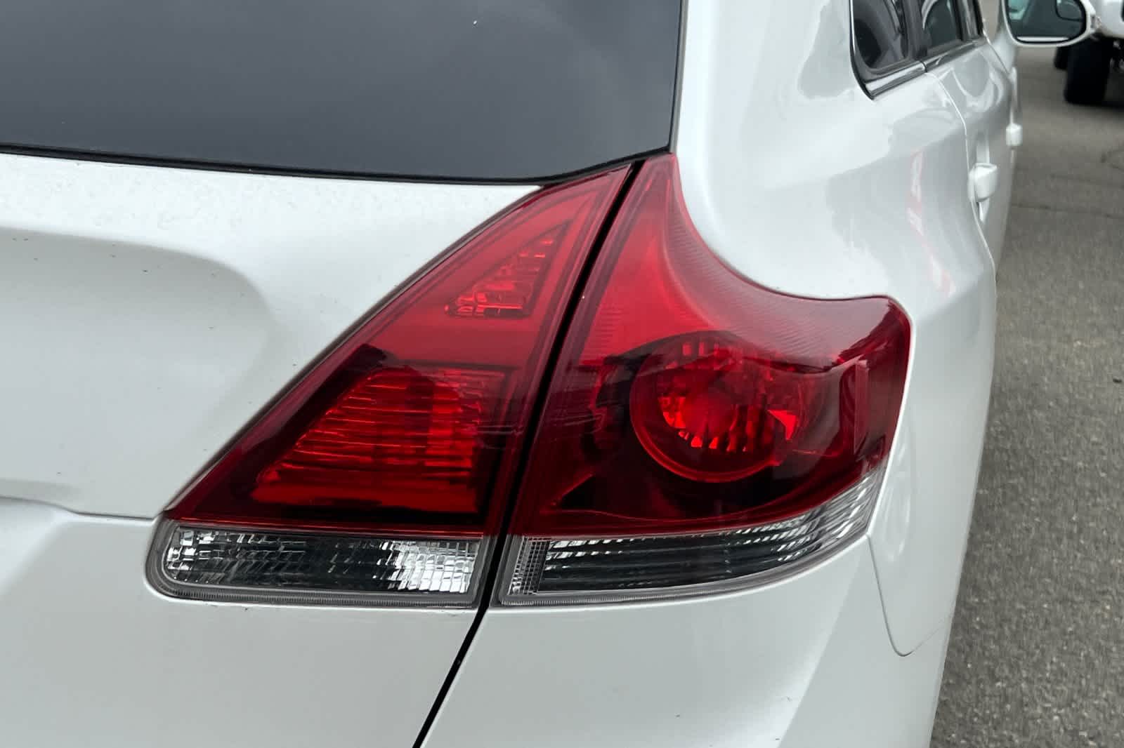 Thumbnail: 2013 Toyota Venza - 17