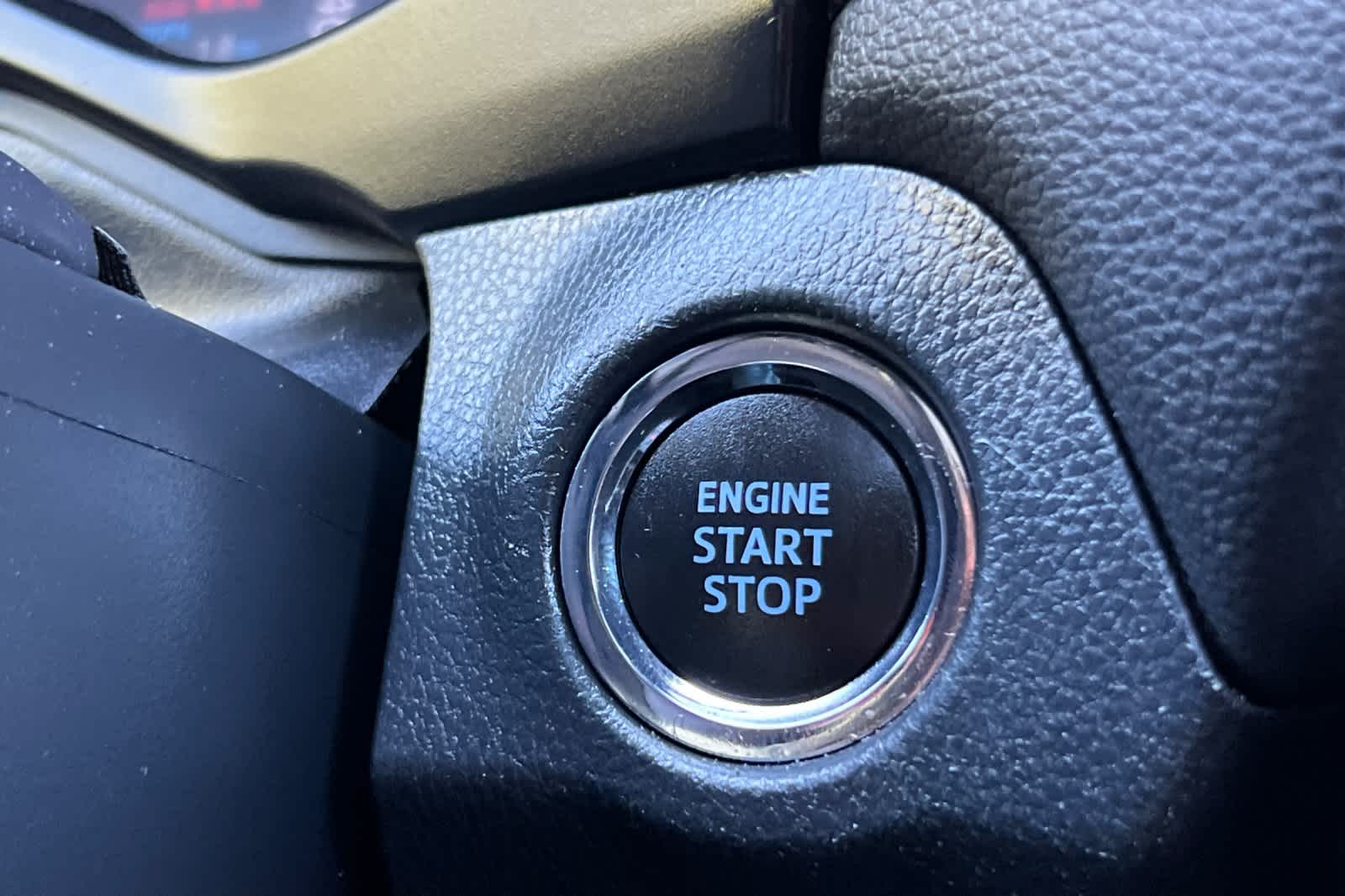 Thumbnail: 2020 Toyota RAV4 - 24