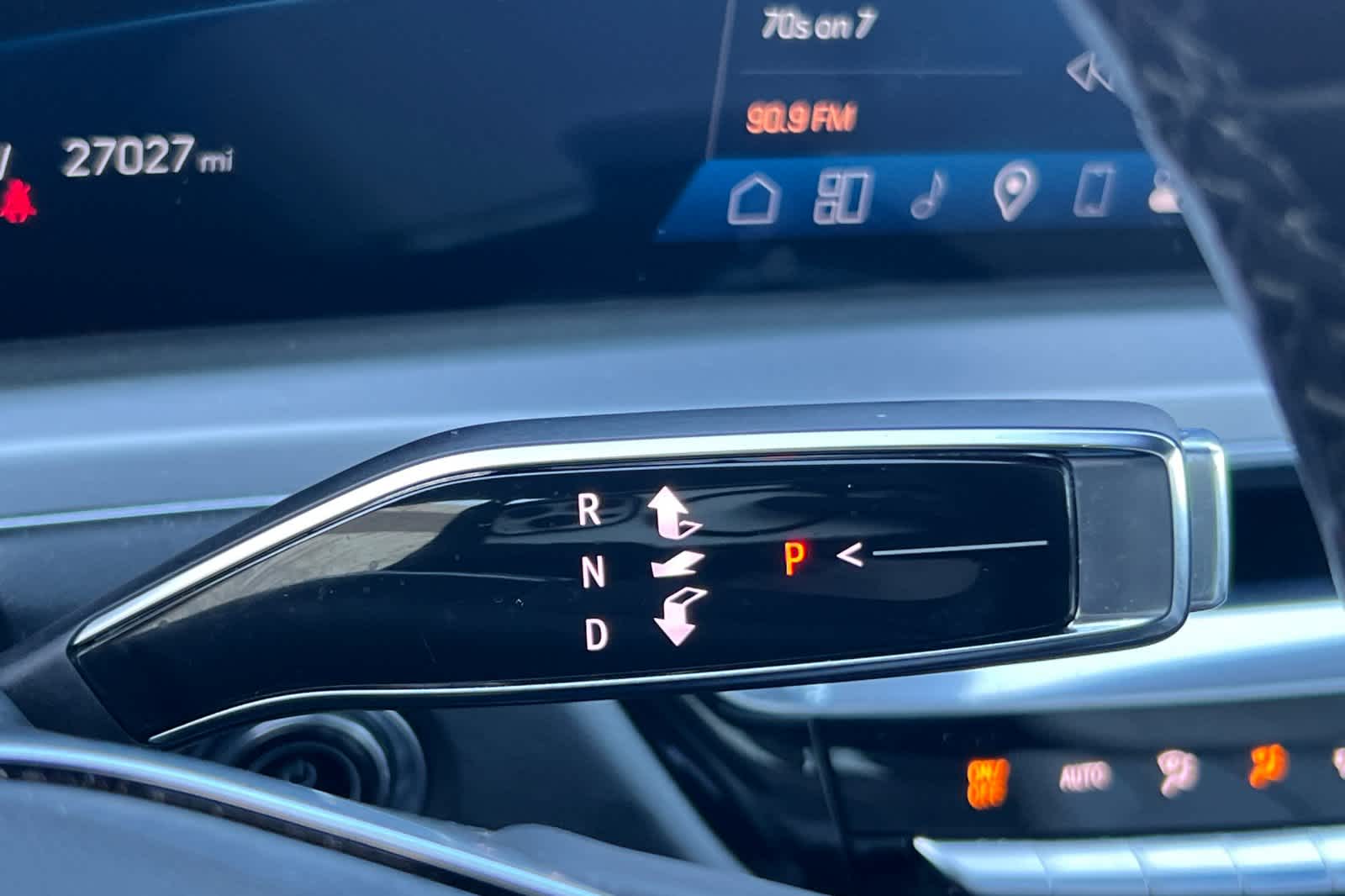 Thumbnail: 2024 Cadillac Lyriq - 23