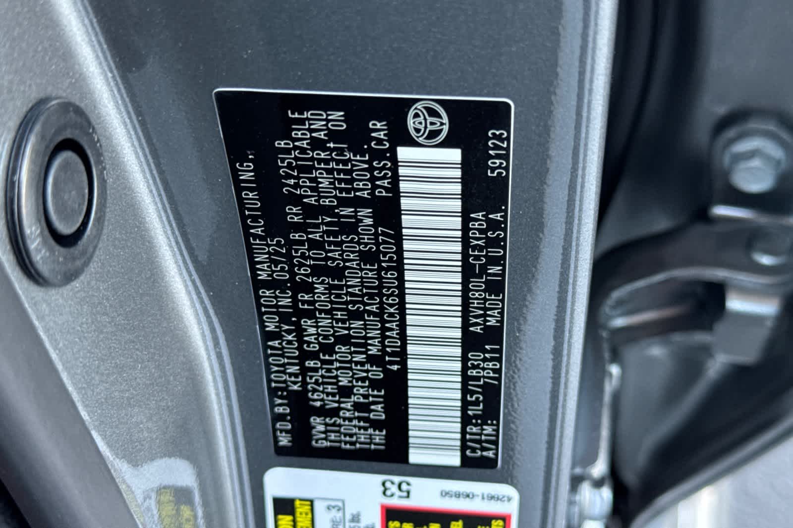 2025 Toyota Camry XSE 32