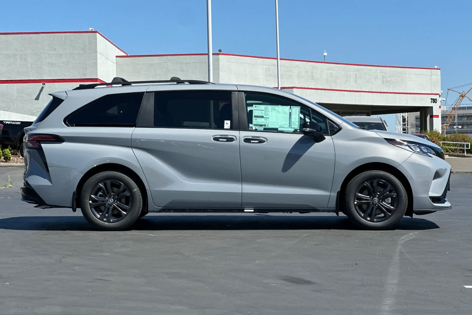 Thumbnail: 2025 Toyota Sienna - 6