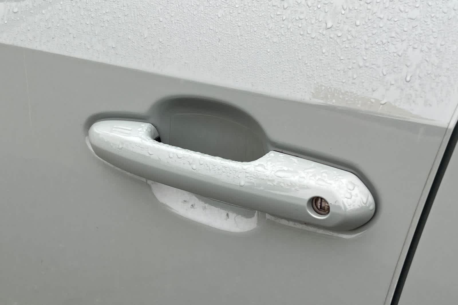 Thumbnail: 2022 Toyota RAV4 - 19