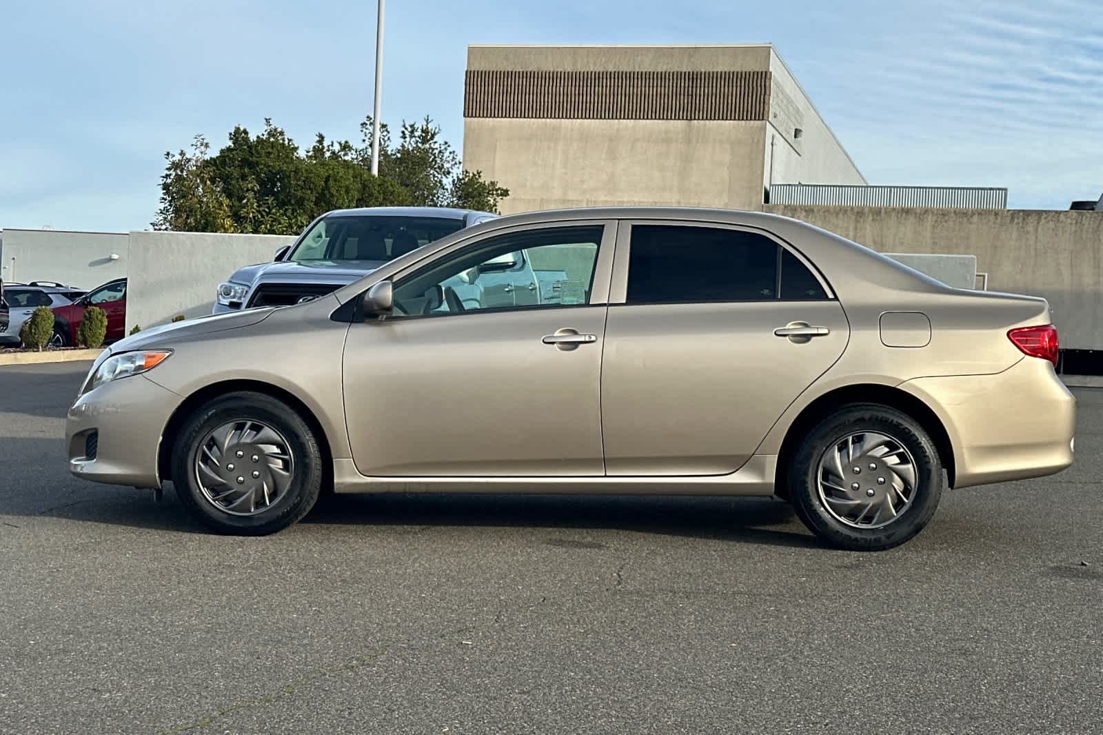 Thumbnail: 2010 Toyota Corolla - 9