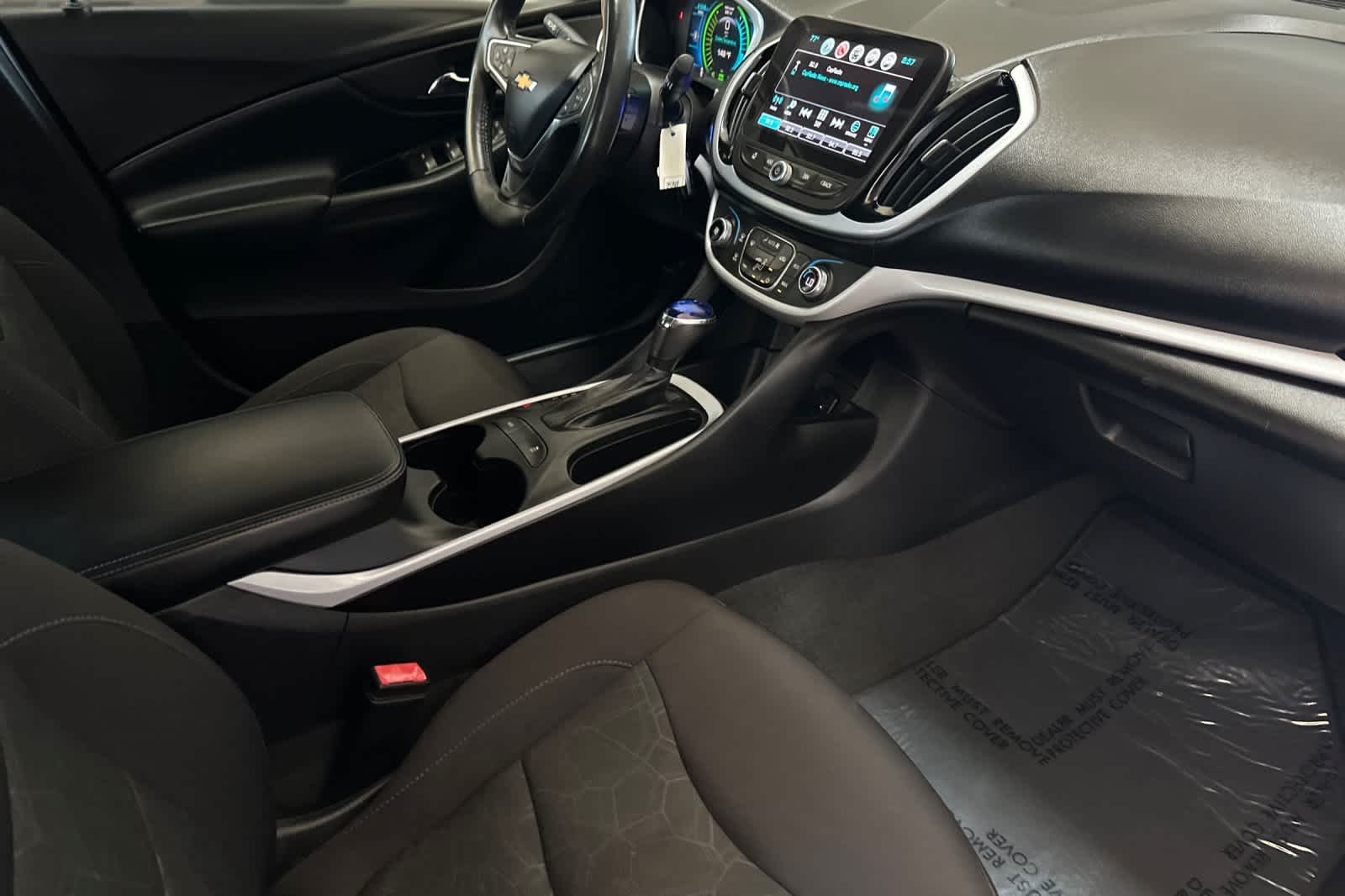 Thumbnail: 2017 Chevrolet Volt - 17